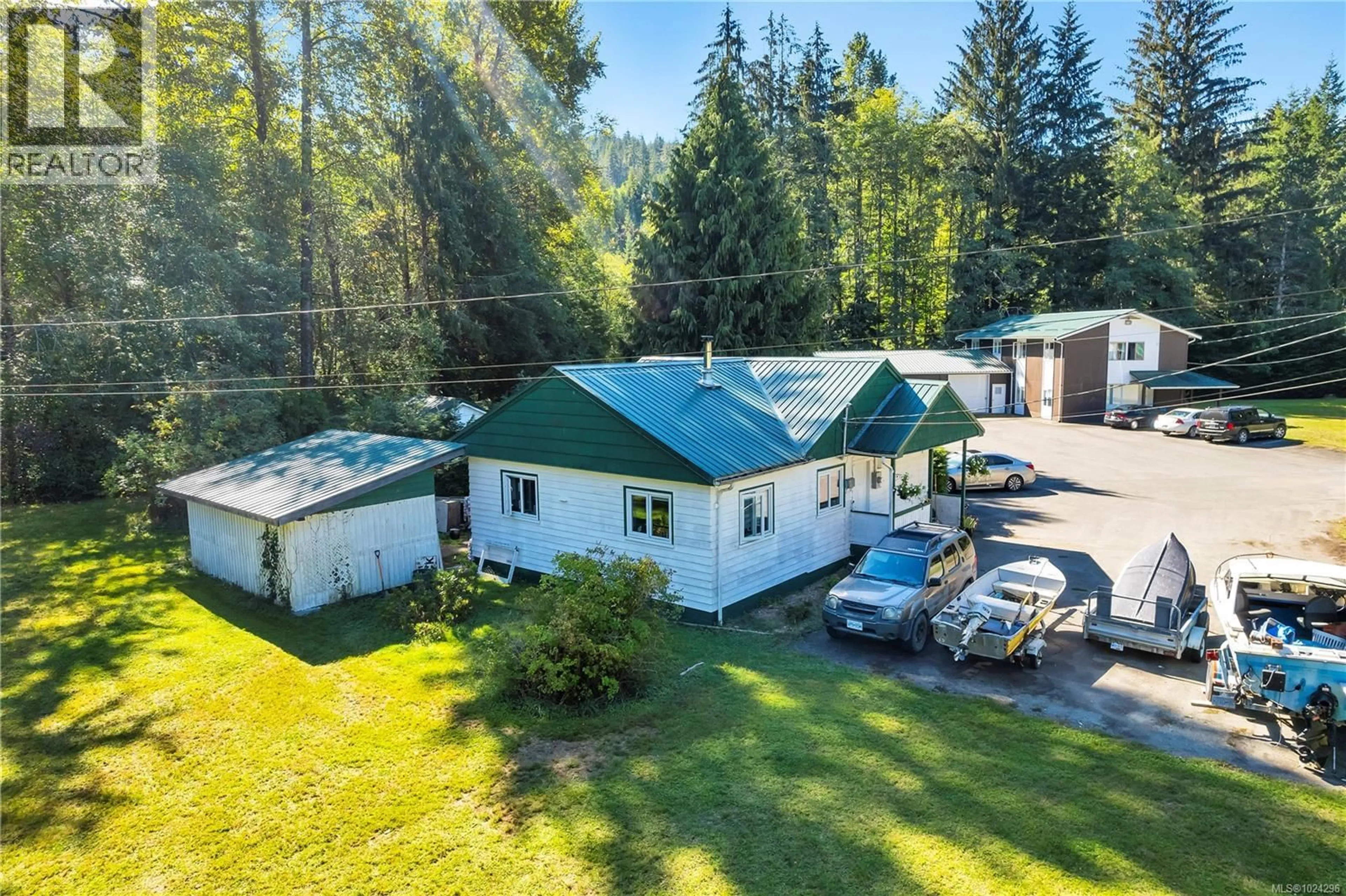 A pic from outside/outdoor area/front of a property/back of a property/a pic from drone, unknown for 1260 SAYWARD ROAD, Sayward British Columbia V0P1R0