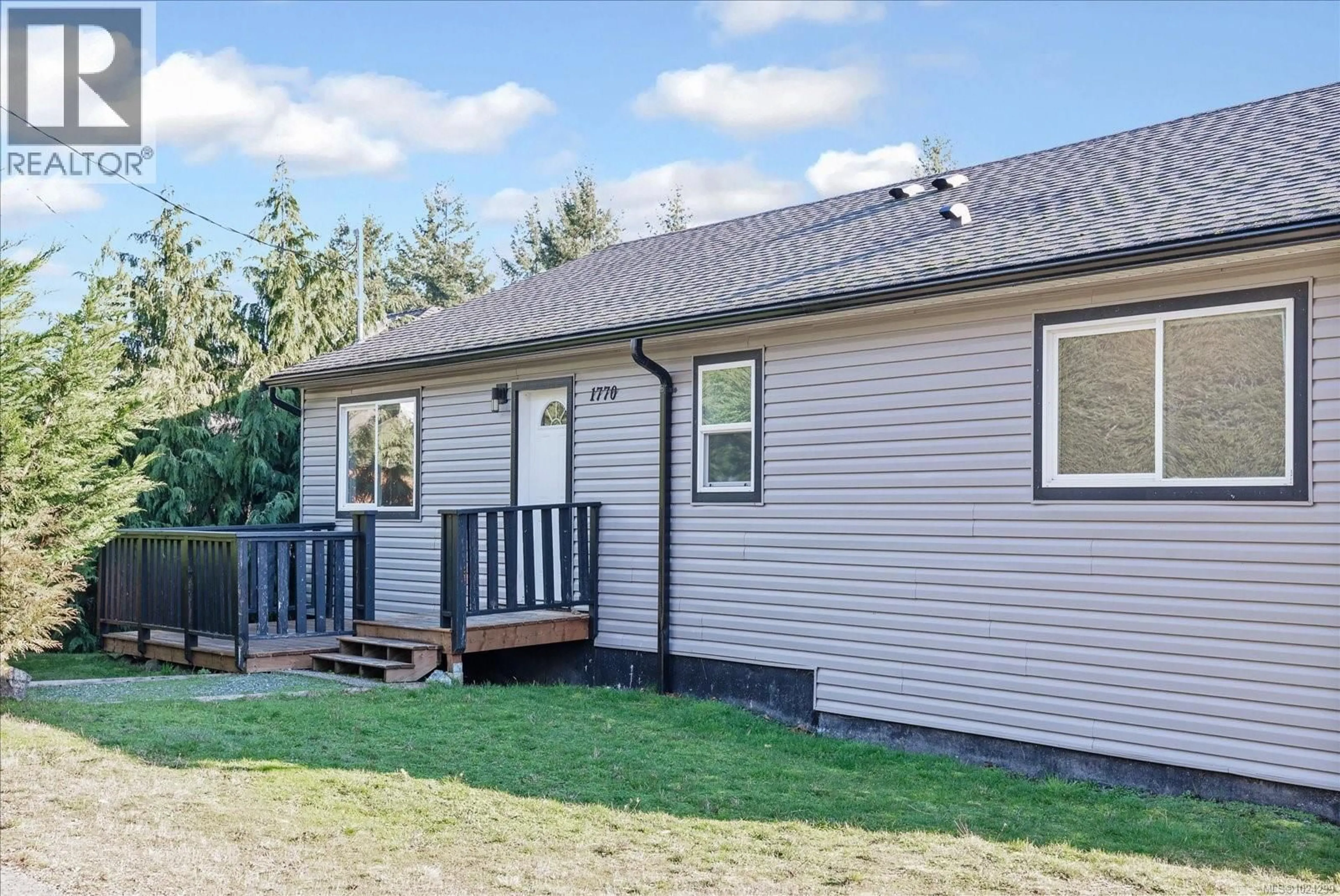 Home with vinyl exterior material, street for 1770 JAY BELL TRAIL, Qualicum Beach British Columbia V9K2S3