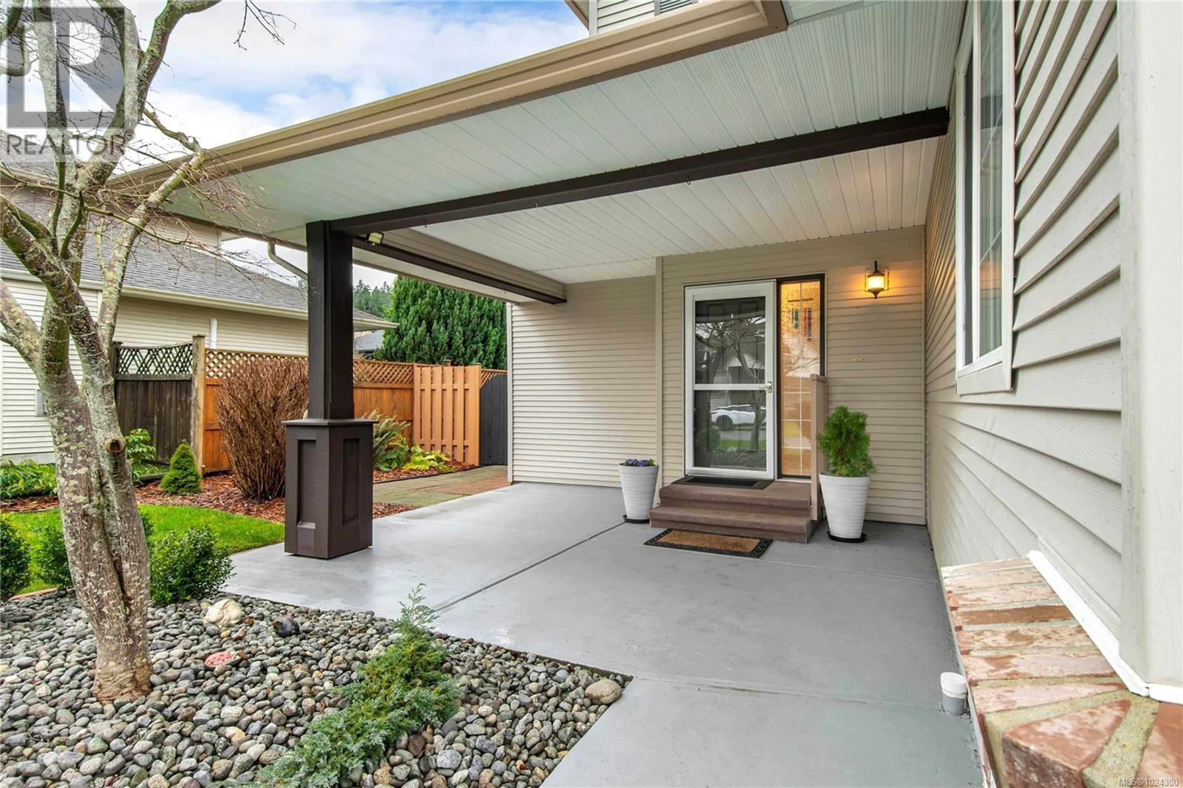 Unknown for 2010 COLLEGE DRIVE, Campbell River British Columbia V9H1T8