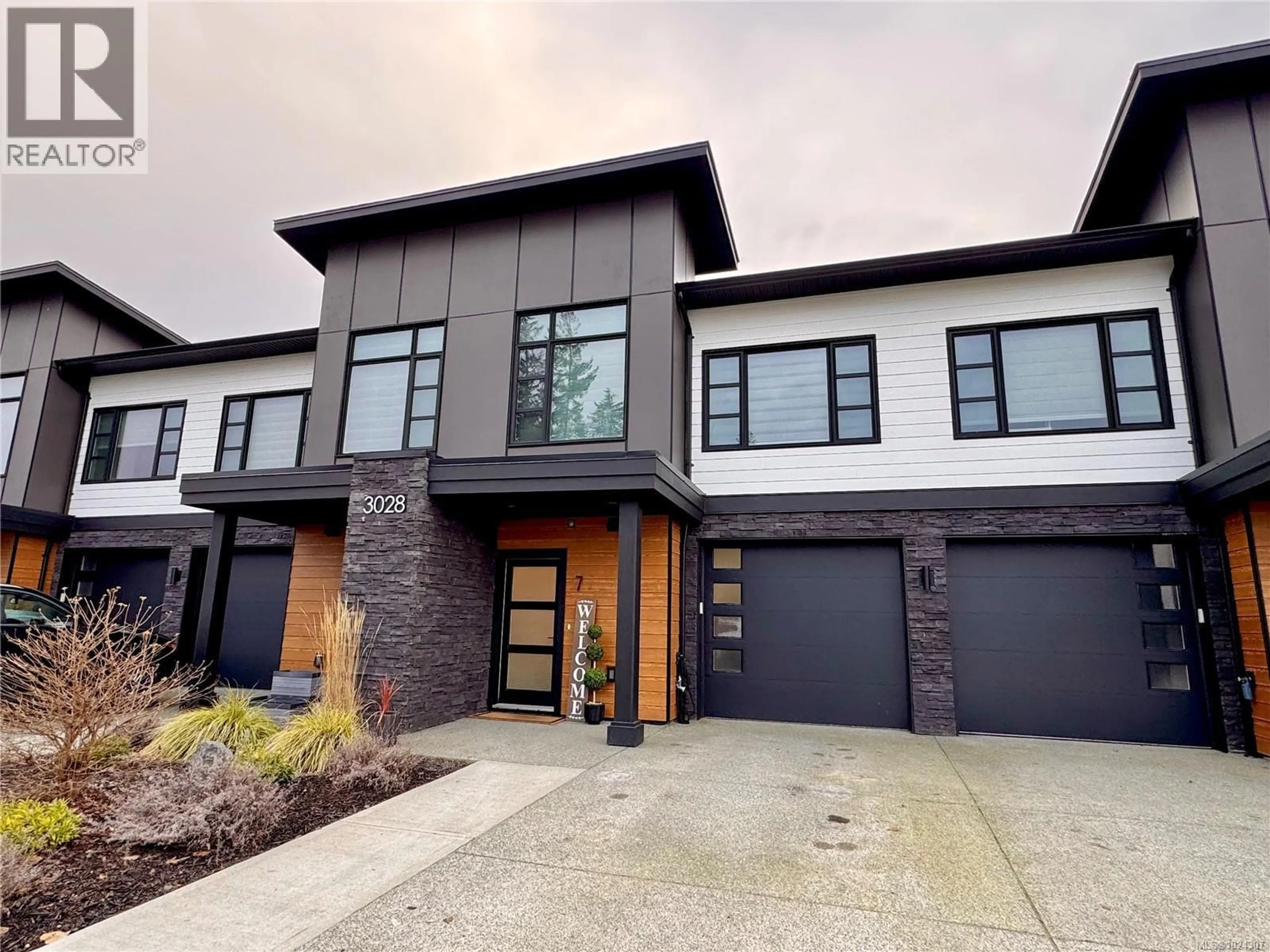 Home with brick exterior material, street for 7 - 3028 ALDER STREET SOUTH, Campbell River British Columbia V9H0E9