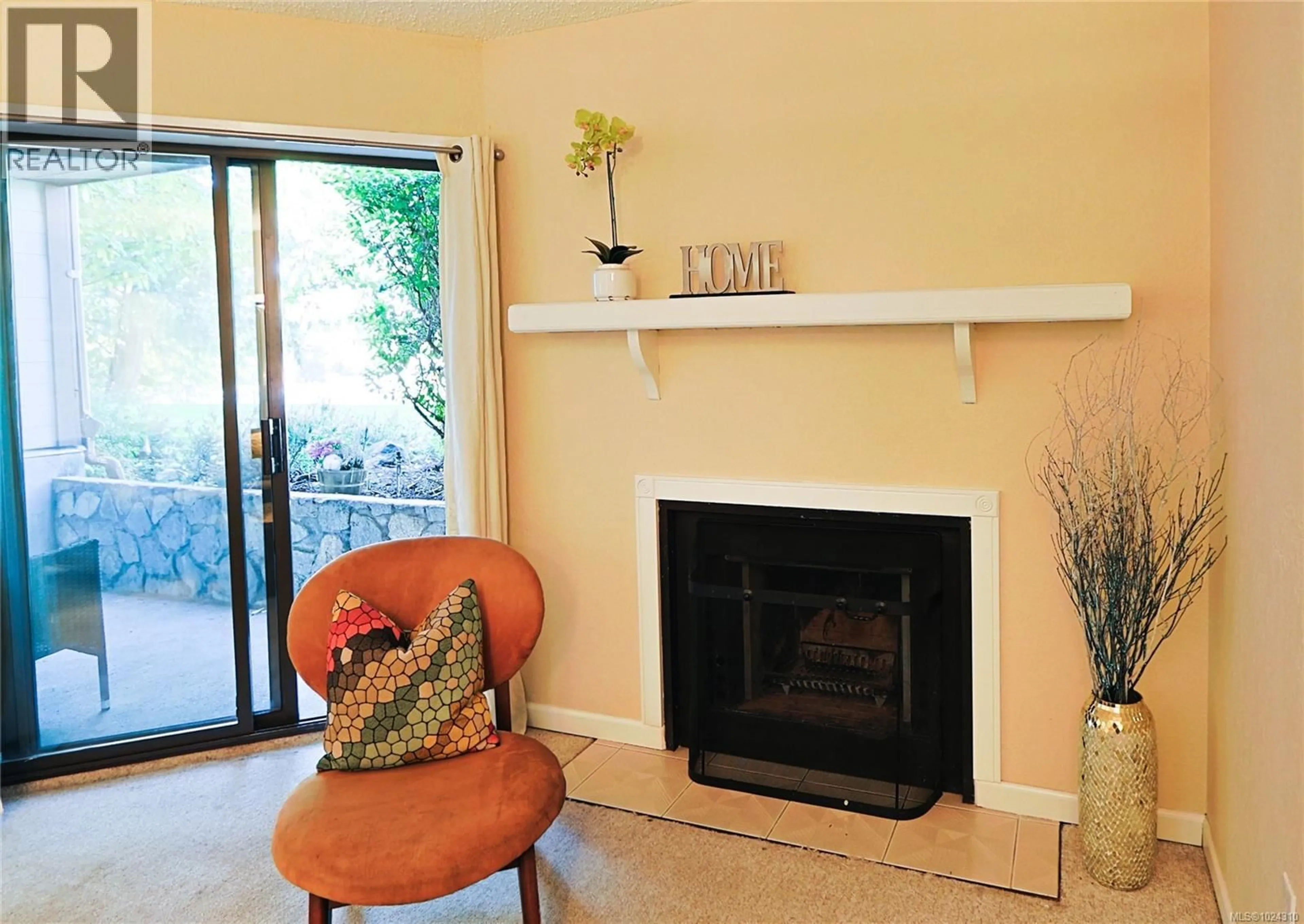 Living room with furniture, unknown for 208 - 69 GORGE ROAD WEST, Saanich British Columbia V9A1L9