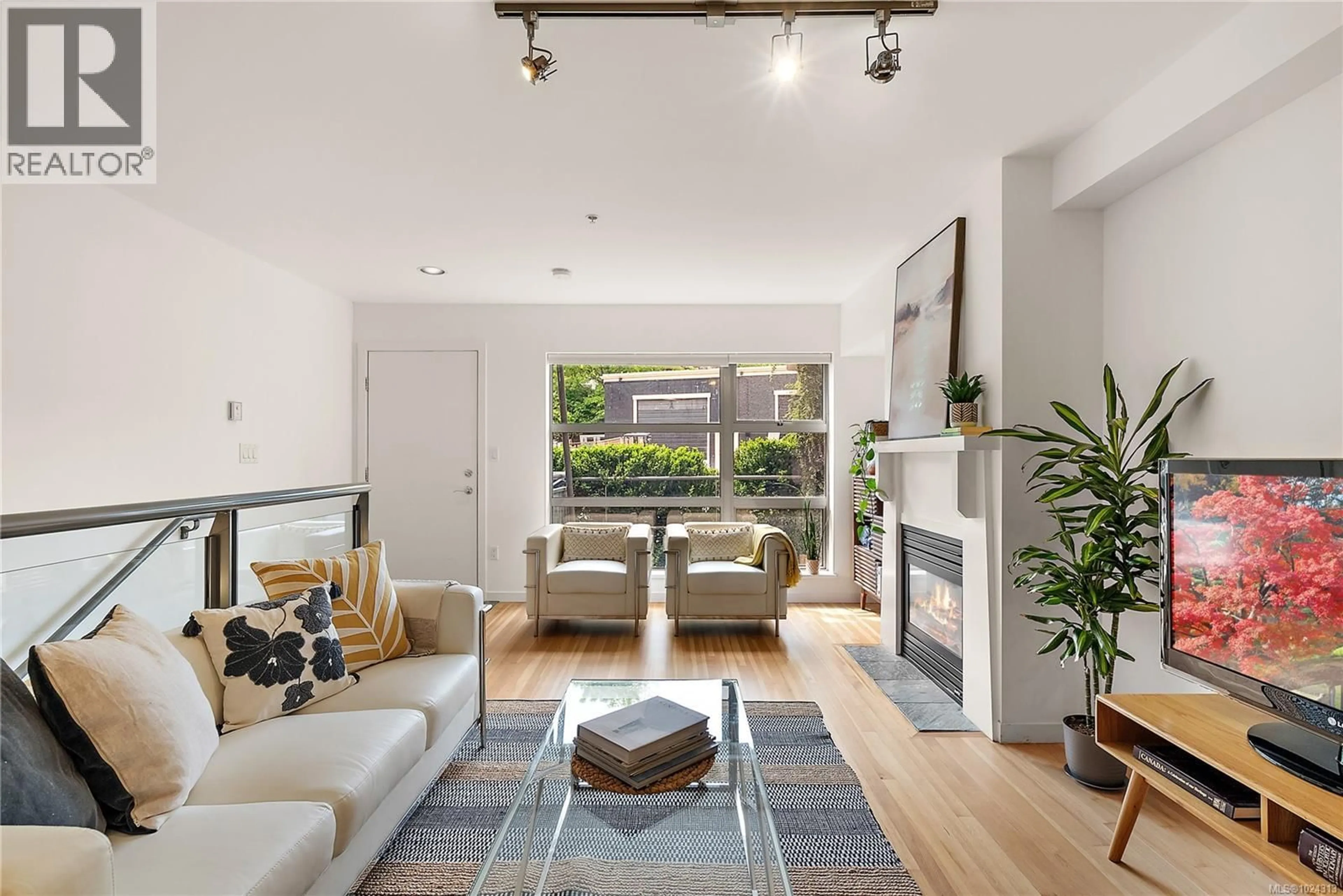 Living room with furniture, unknown for 8 - 821 TYEE ROAD, Victoria British Columbia V9A7R2