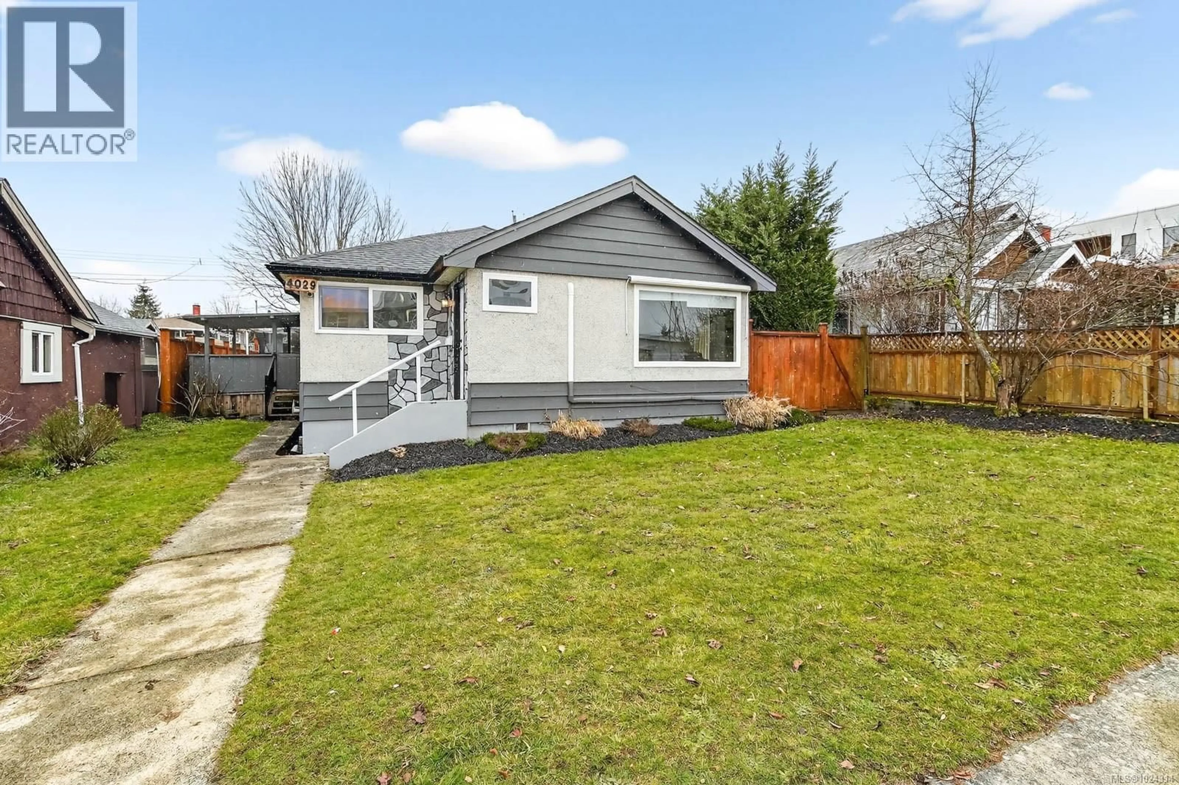 A pic from outside/outdoor area/front of a property/back of a property/a pic from drone, street for 4029 8TH AVENUE, Port Alberni British Columbia V9Y4S3