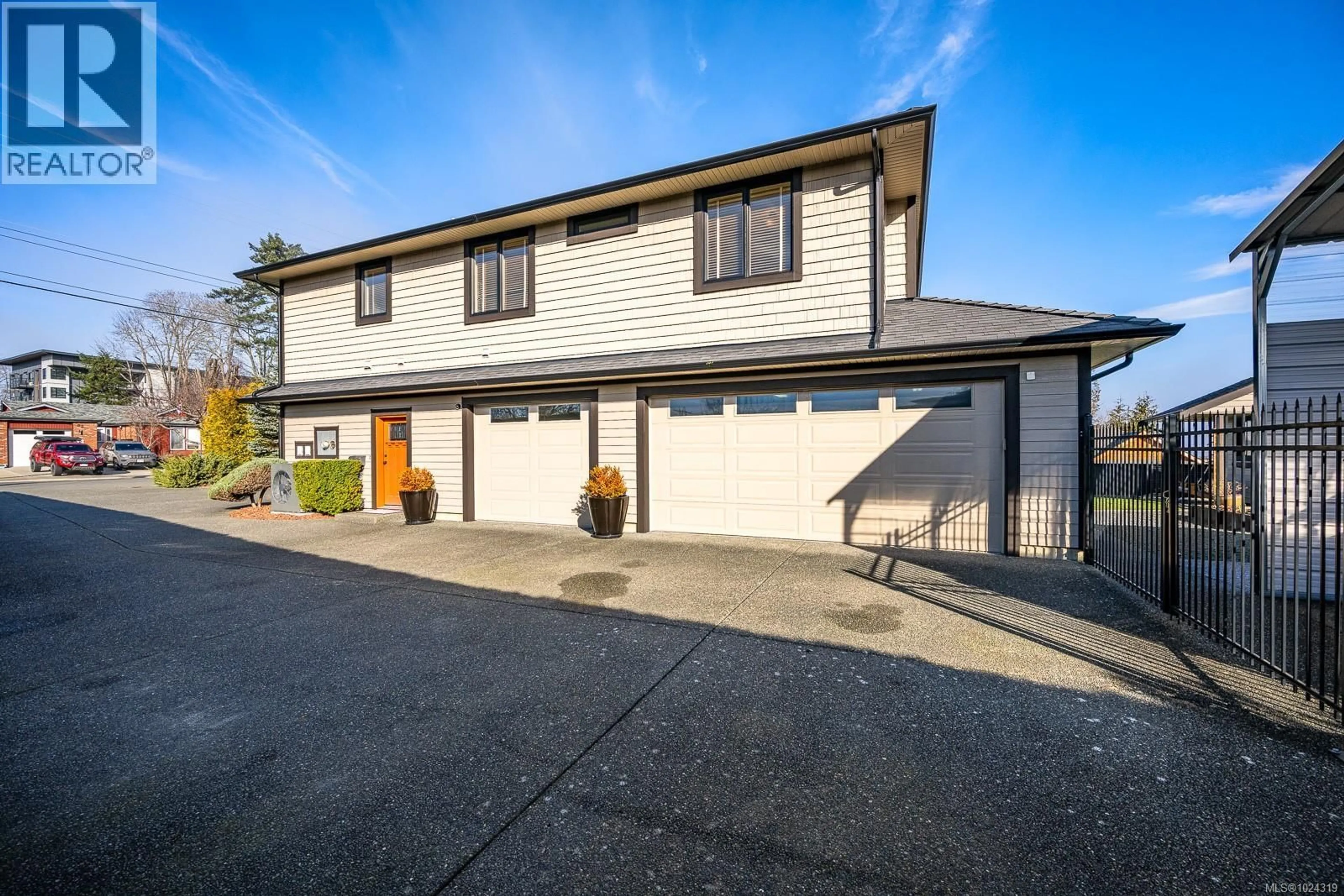 A pic from outside/outdoor area/front of a property/back of a property/a pic from drone, street for 91 LARWOOD ROAD, Campbell River British Columbia V9W1S3