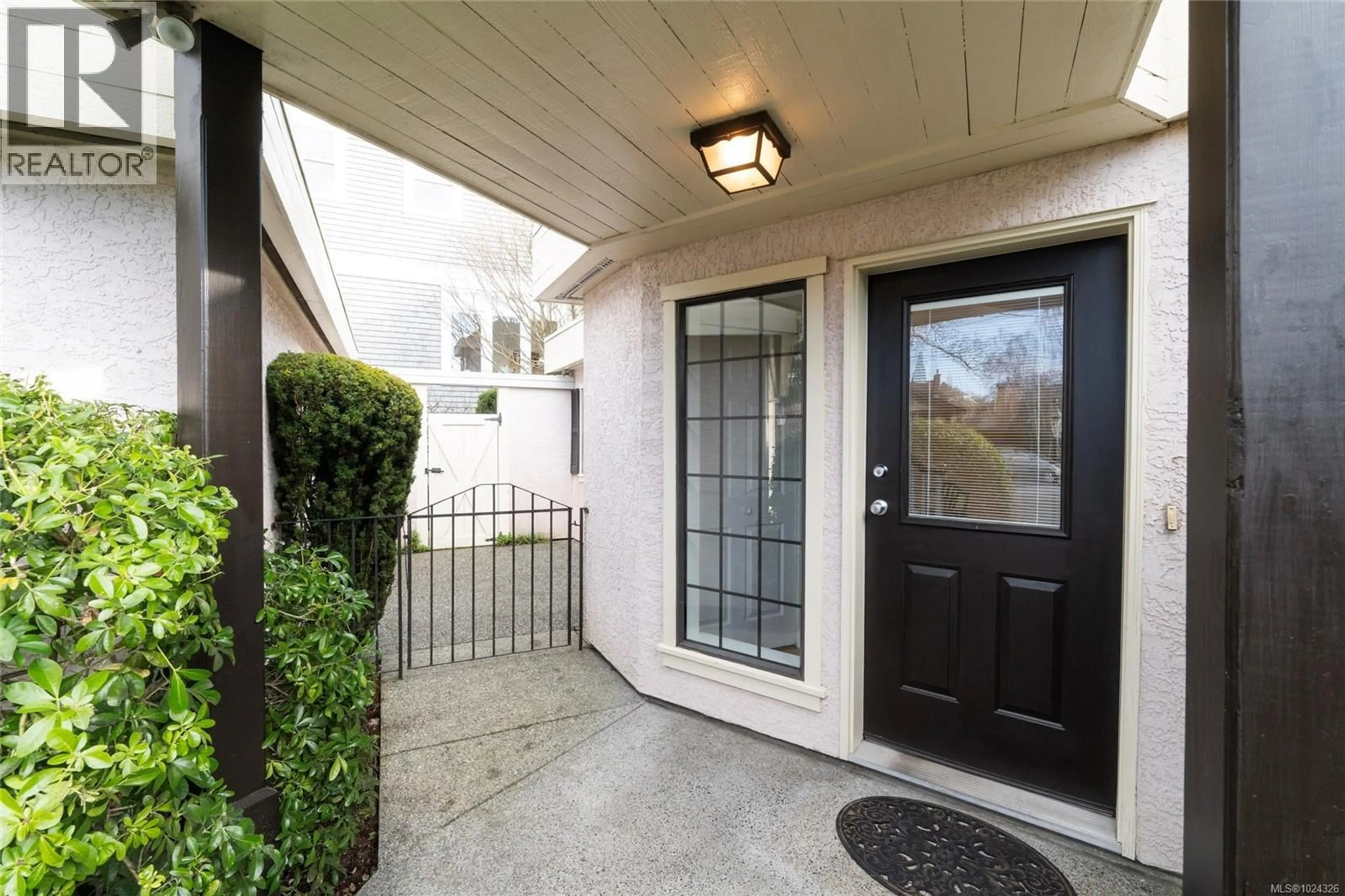 Indoor entryway for 1393 MONTEREY AVENUE, Oak Bay British Columbia V8S4V9