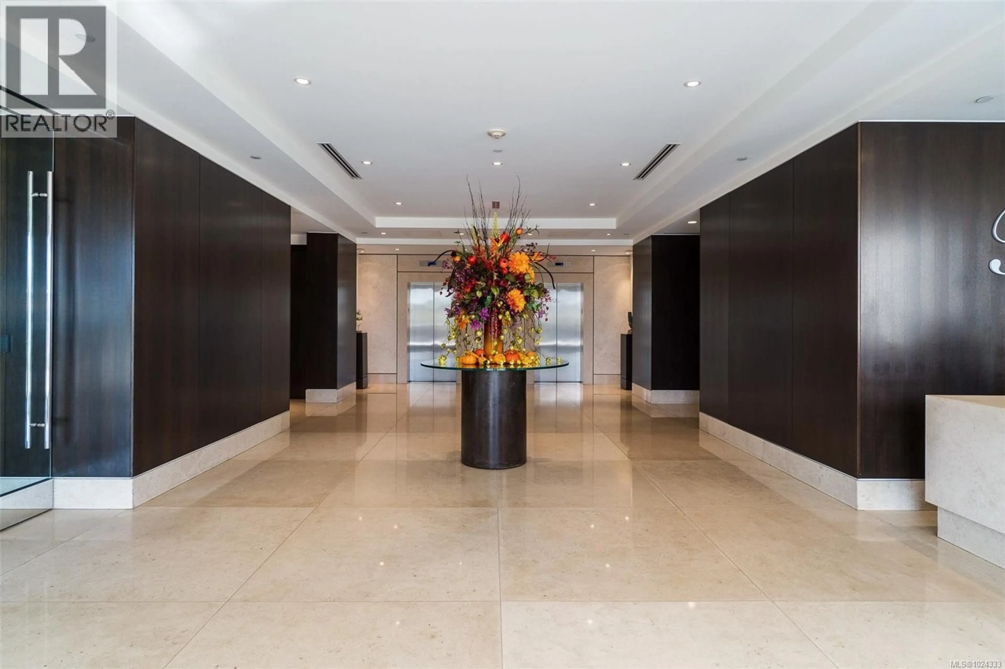 Lobby for 208 - 100 SAGHALIE ROAD, Victoria British Columbia V9A0A1