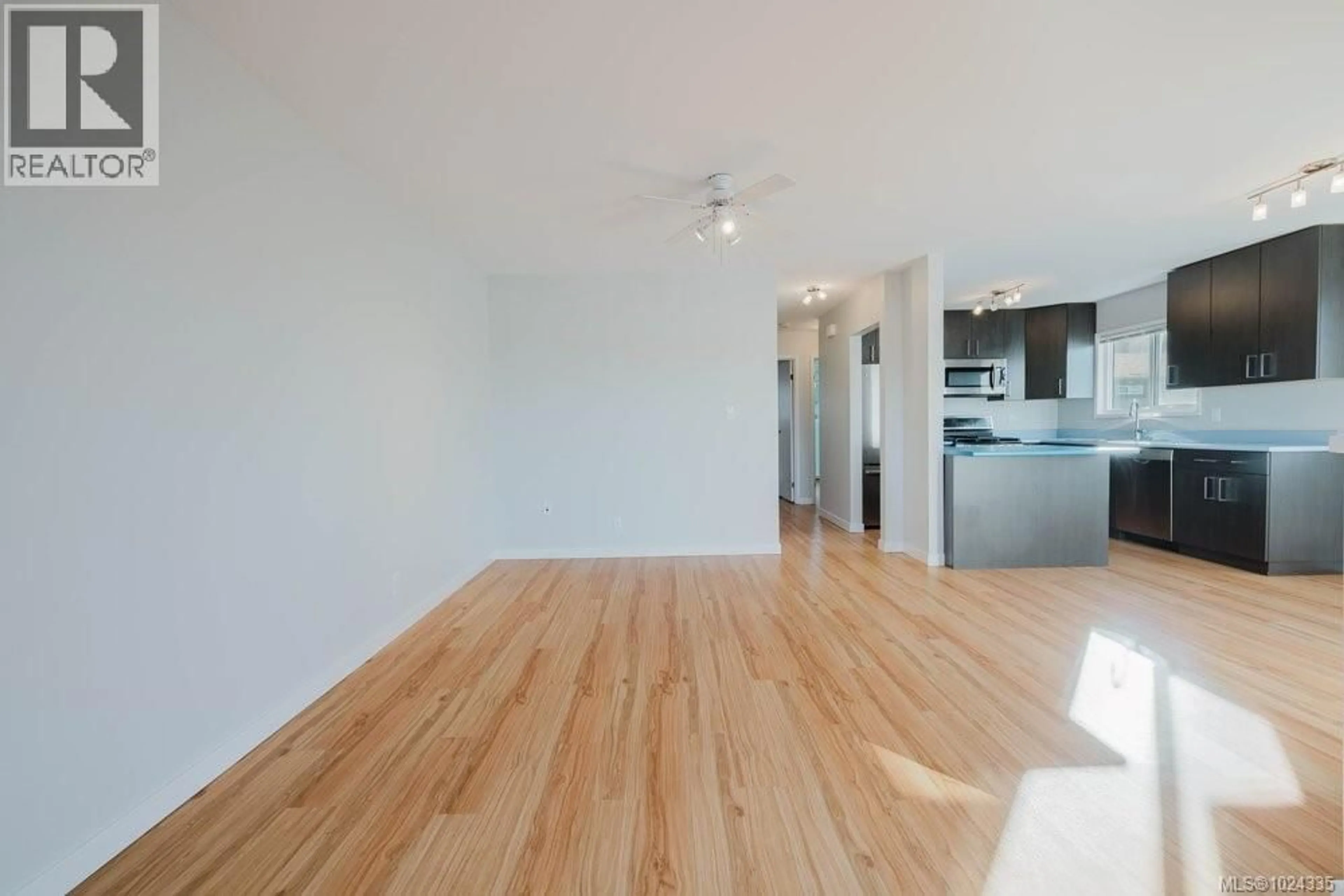 A pic of a room for 841 OLD ESQUIMALT ROAD, Esquimalt British Columbia V9A4W9