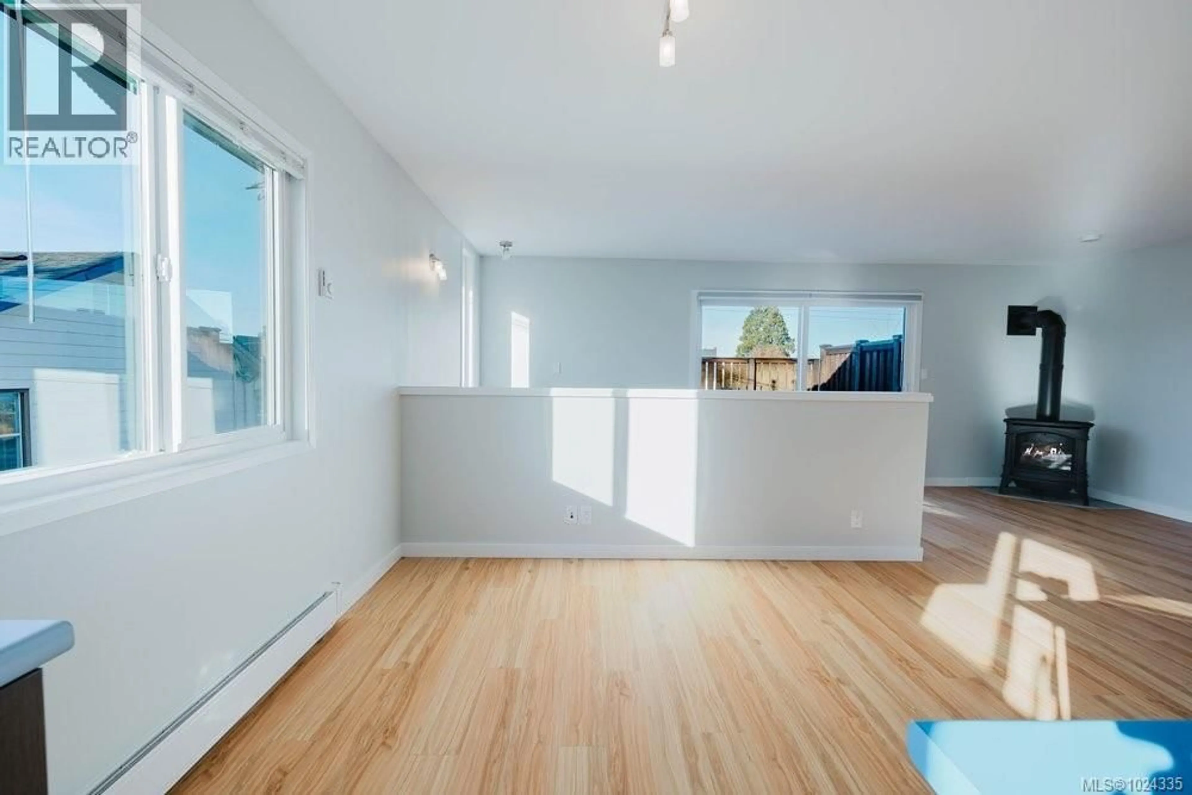 A pic of a room for 841 OLD ESQUIMALT ROAD, Esquimalt British Columbia V9A4W9