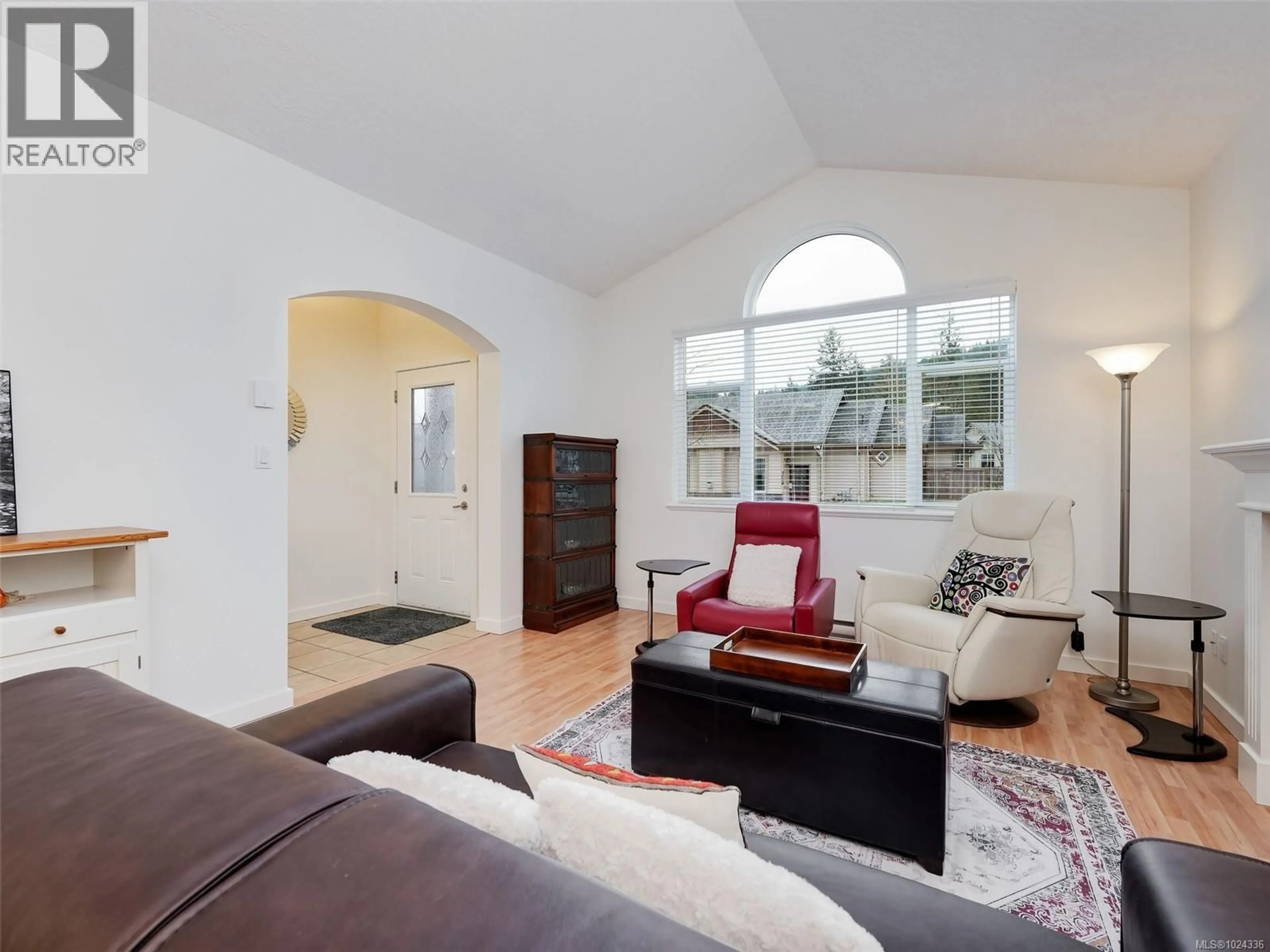 Living room with furniture, unknown for 3705 WILD BERRY BEND, Langford British Columbia V9C4M7