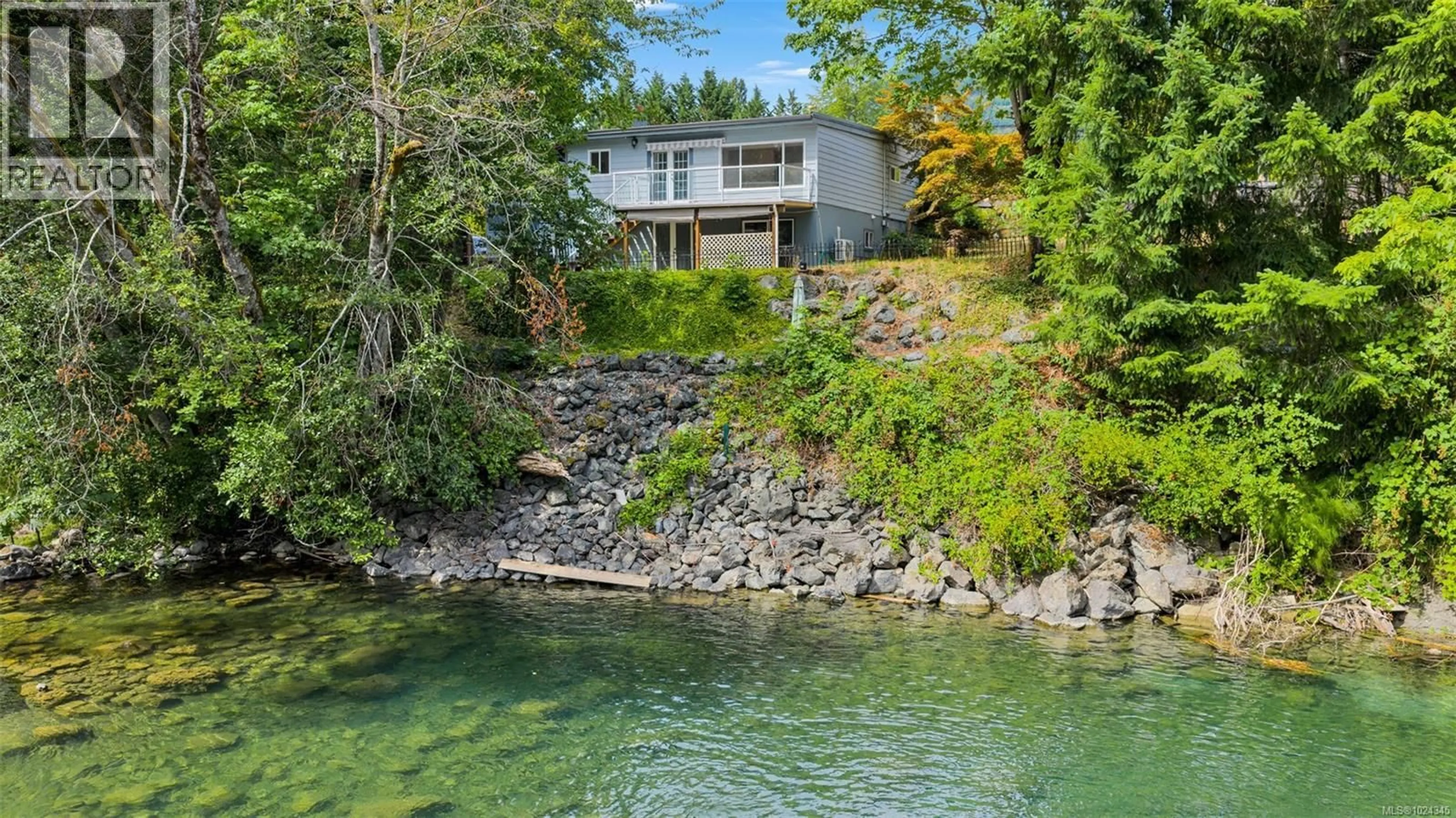 A pic from outside/outdoor area/front of a property/back of a property/a pic from drone, water/lake/river/ocean view for 160 COWICHAN LAKE ROAD, Lake Cowichan British Columbia V0R2G0