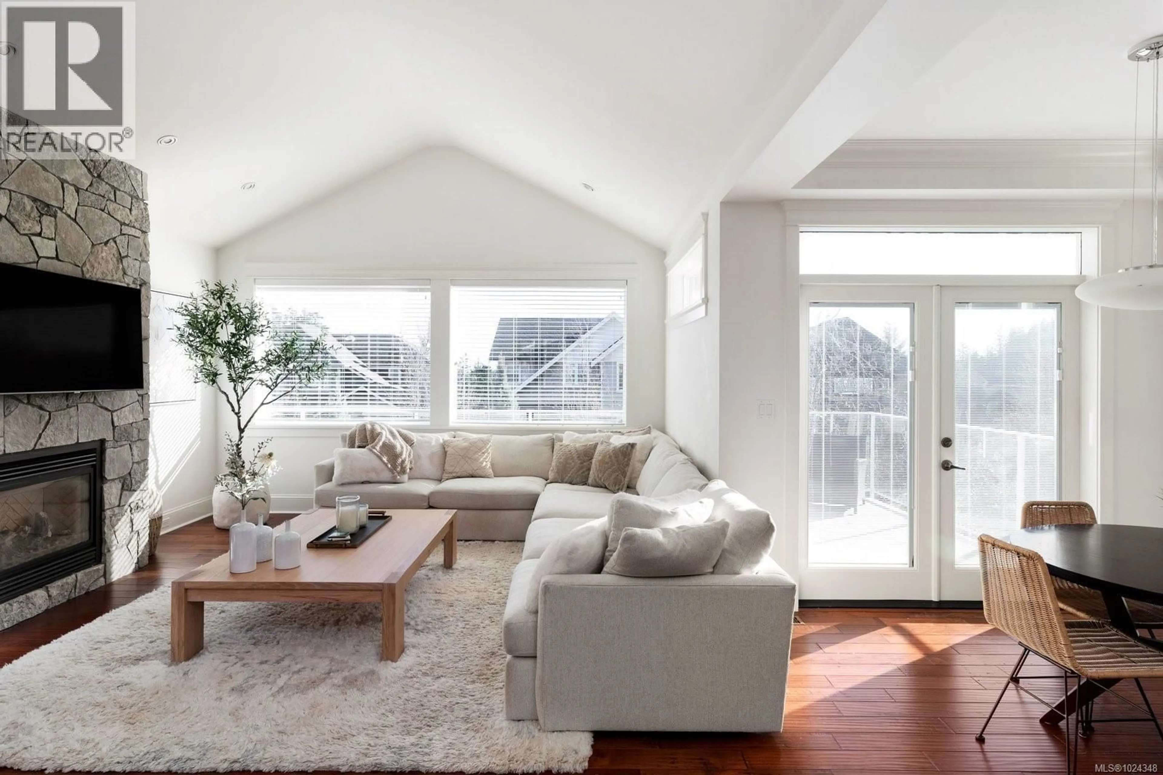 Living room with furniture, unknown for 2145 PLAYERS DRIVE, Langford British Columbia V9B0L2