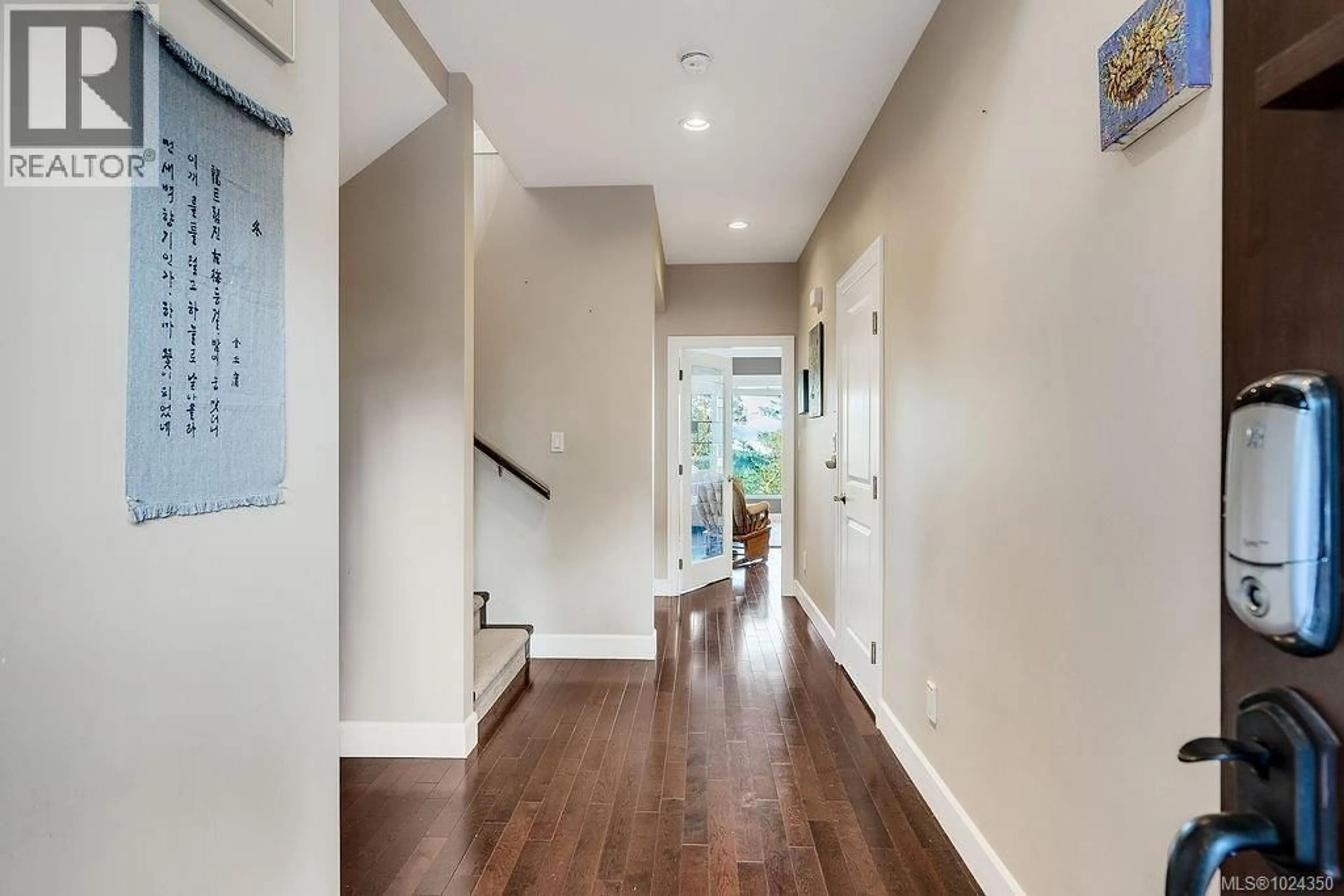 Indoor entryway for 110 - 1177 DEERVIEW PLACE, Langford British Columbia V9B0B3