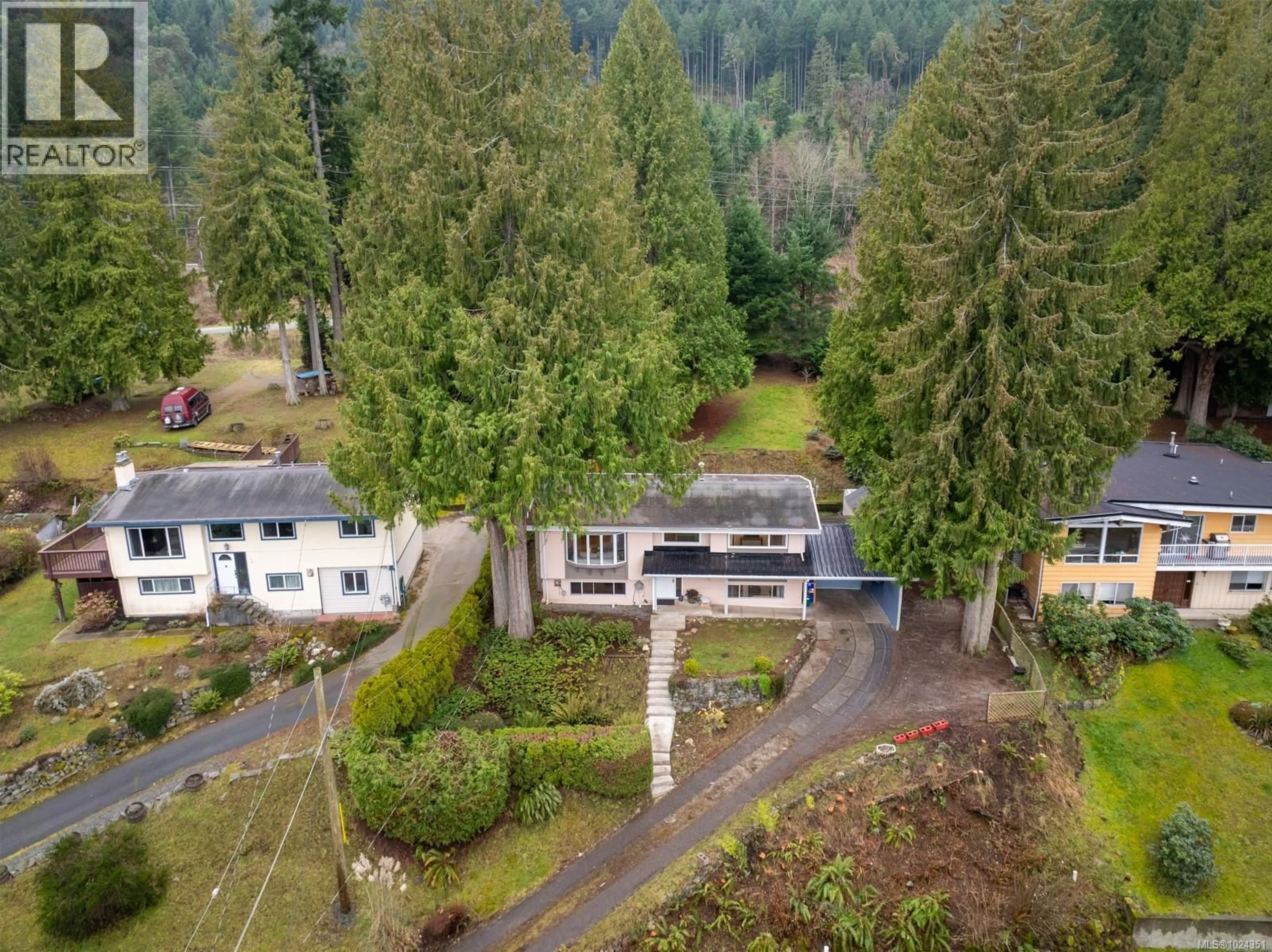 A pic from outside/outdoor area/front of a property/back of a property/a pic from drone, forest/trees view for 122 RYAN PLACE, Ladysmith British Columbia V9G1V4