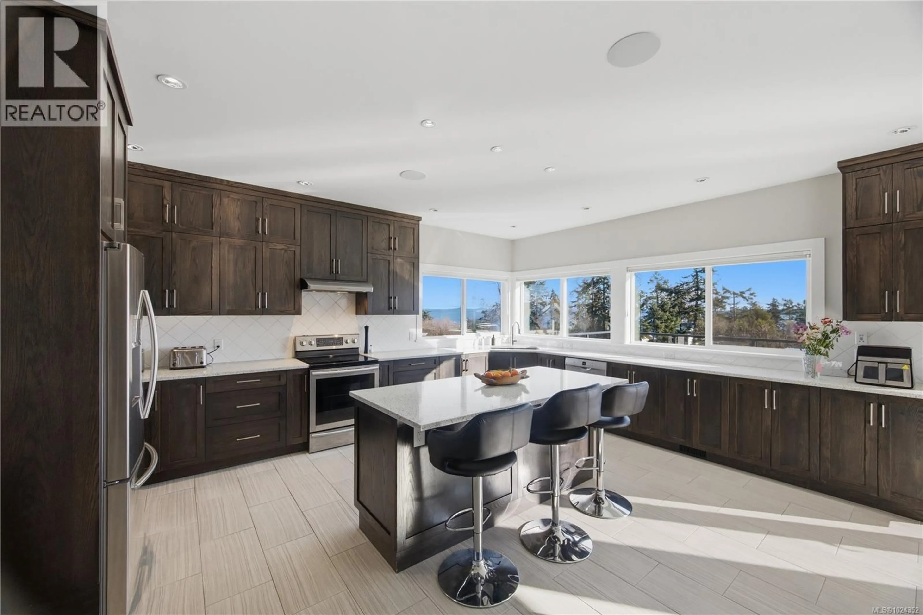Contemporary kitchen, unknown for 8711 BOURNE TERRACE, North Saanich British Columbia V8L1L8
