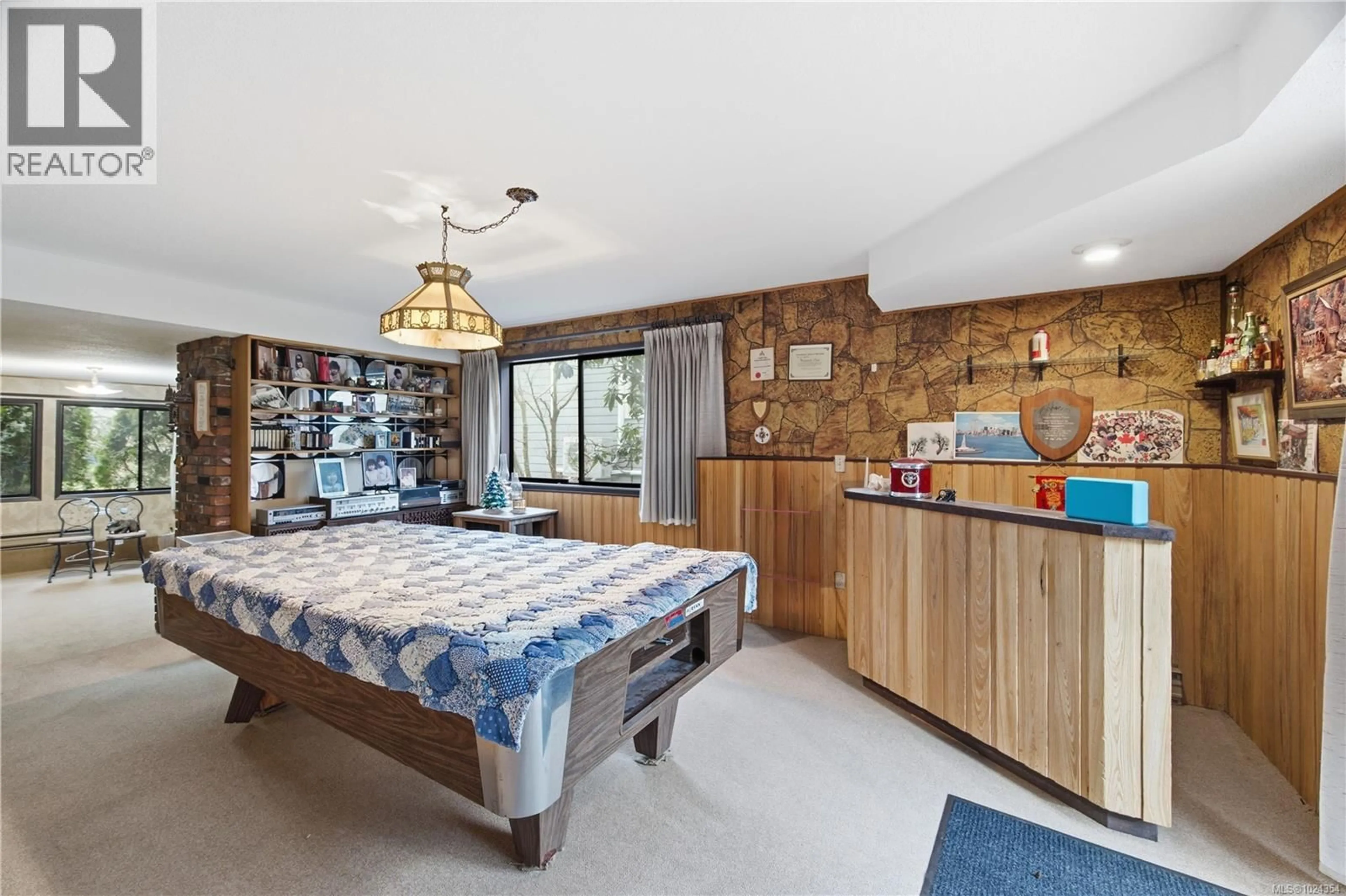 A pic of a room for 941 LUCAS AVENUE, Saanich British Columbia V8X4E6