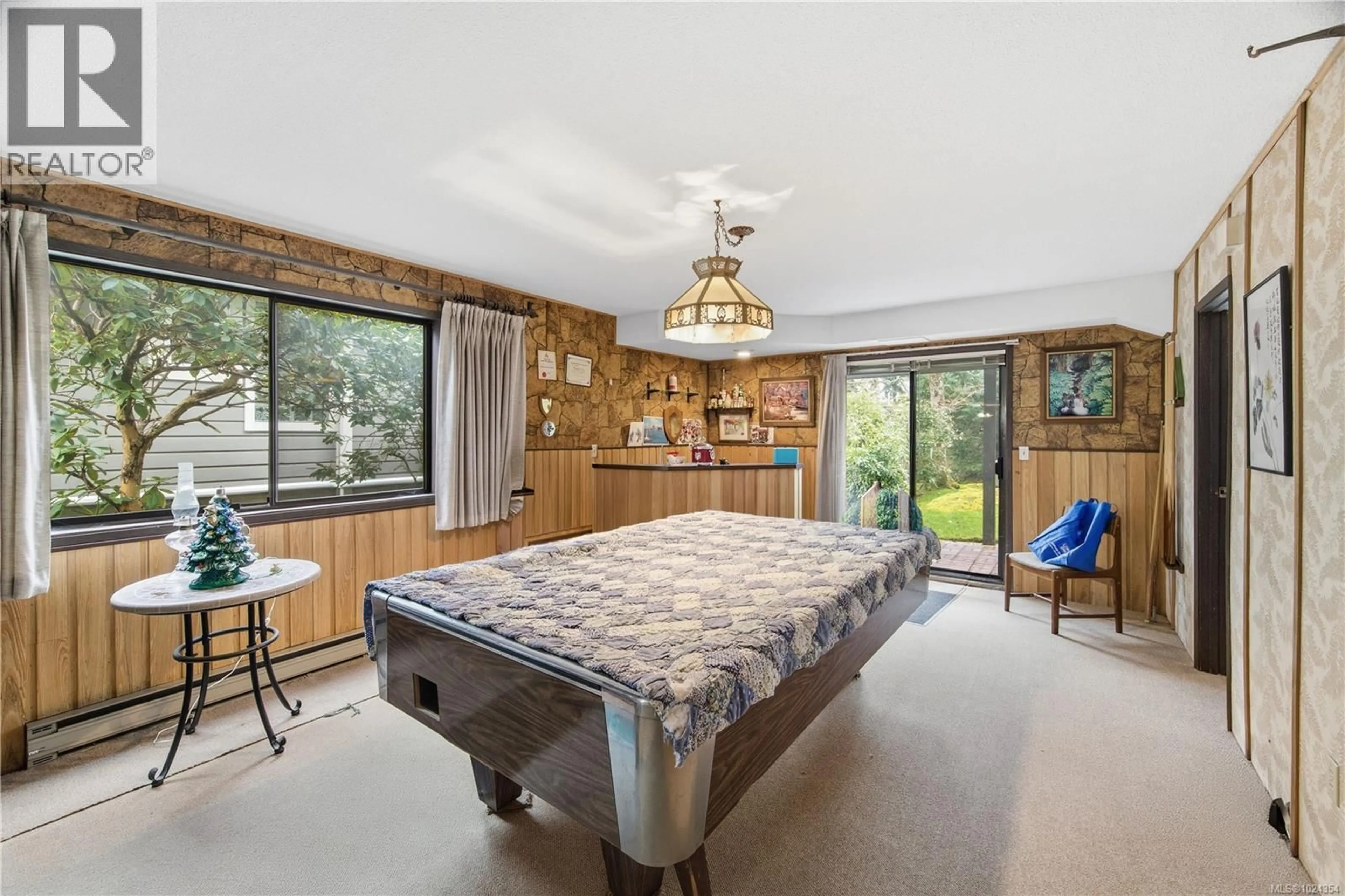 A pic of a room for 941 LUCAS AVENUE, Saanich British Columbia V8X4E6