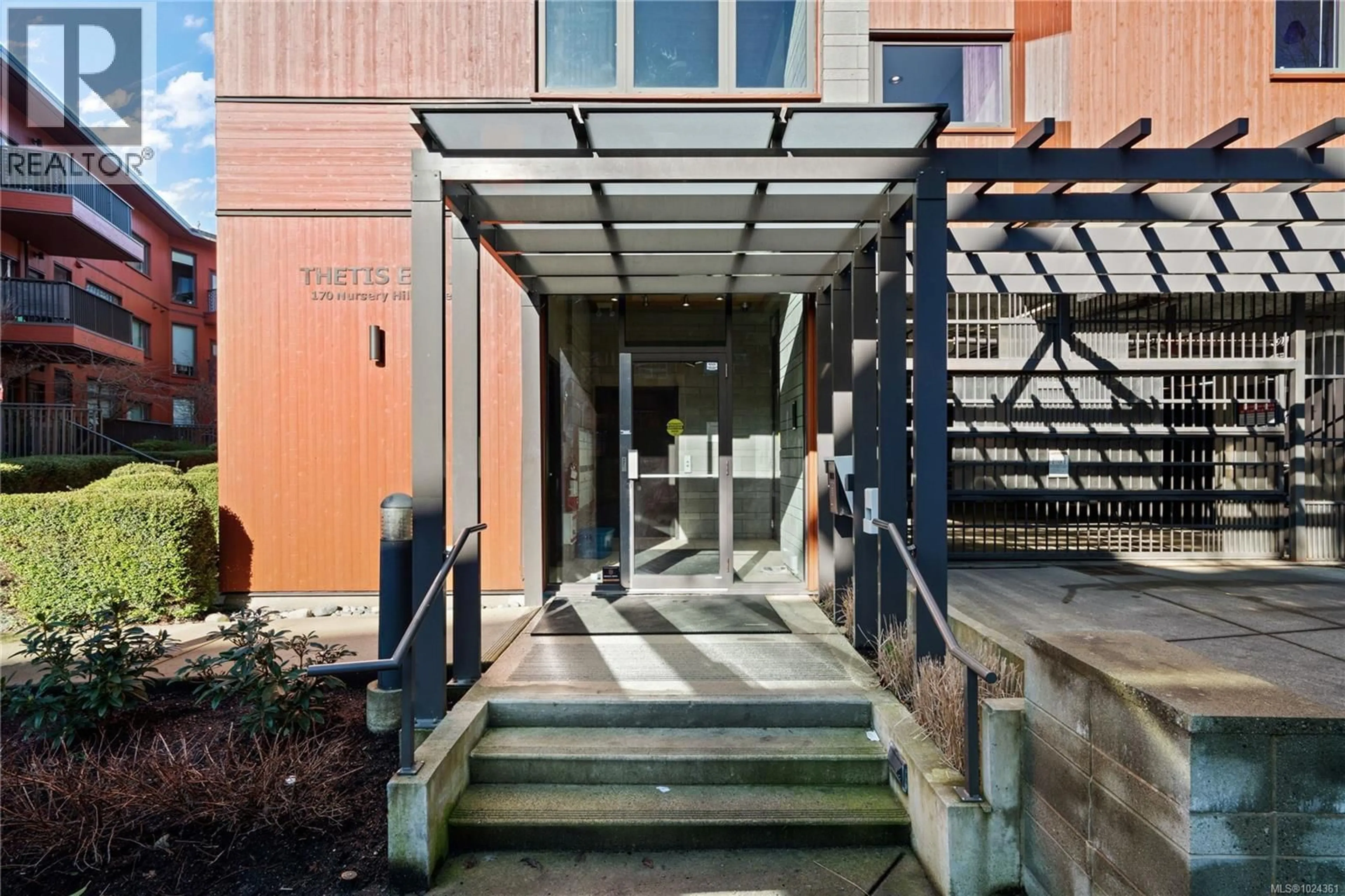 Indoor entryway for 306 - 170 NURSERY HILL DRIVE, View Royal British Columbia V9B0P2