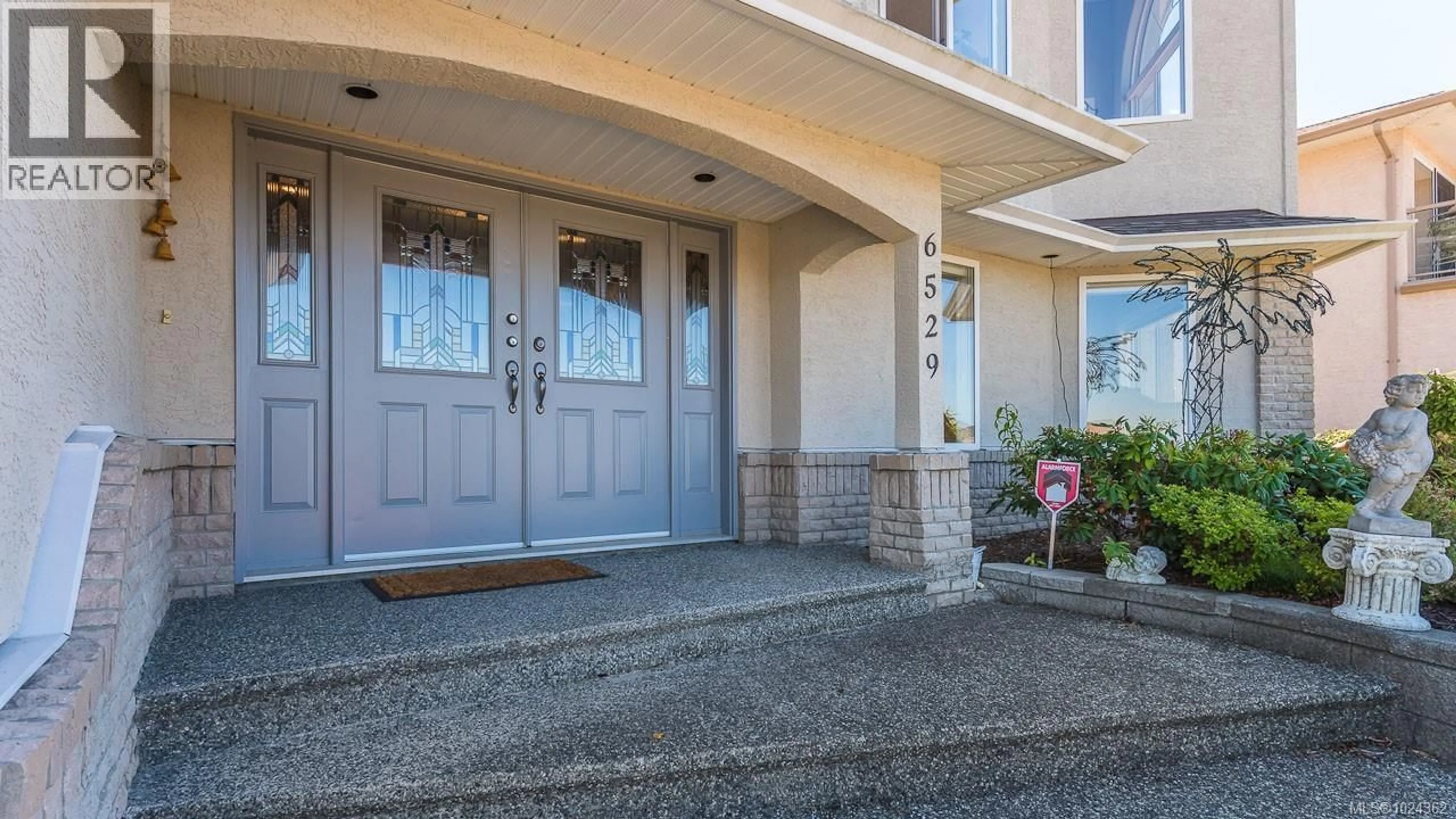 Indoor entryway for 6529 RAVEN ROAD, Nanaimo British Columbia V9V1R1