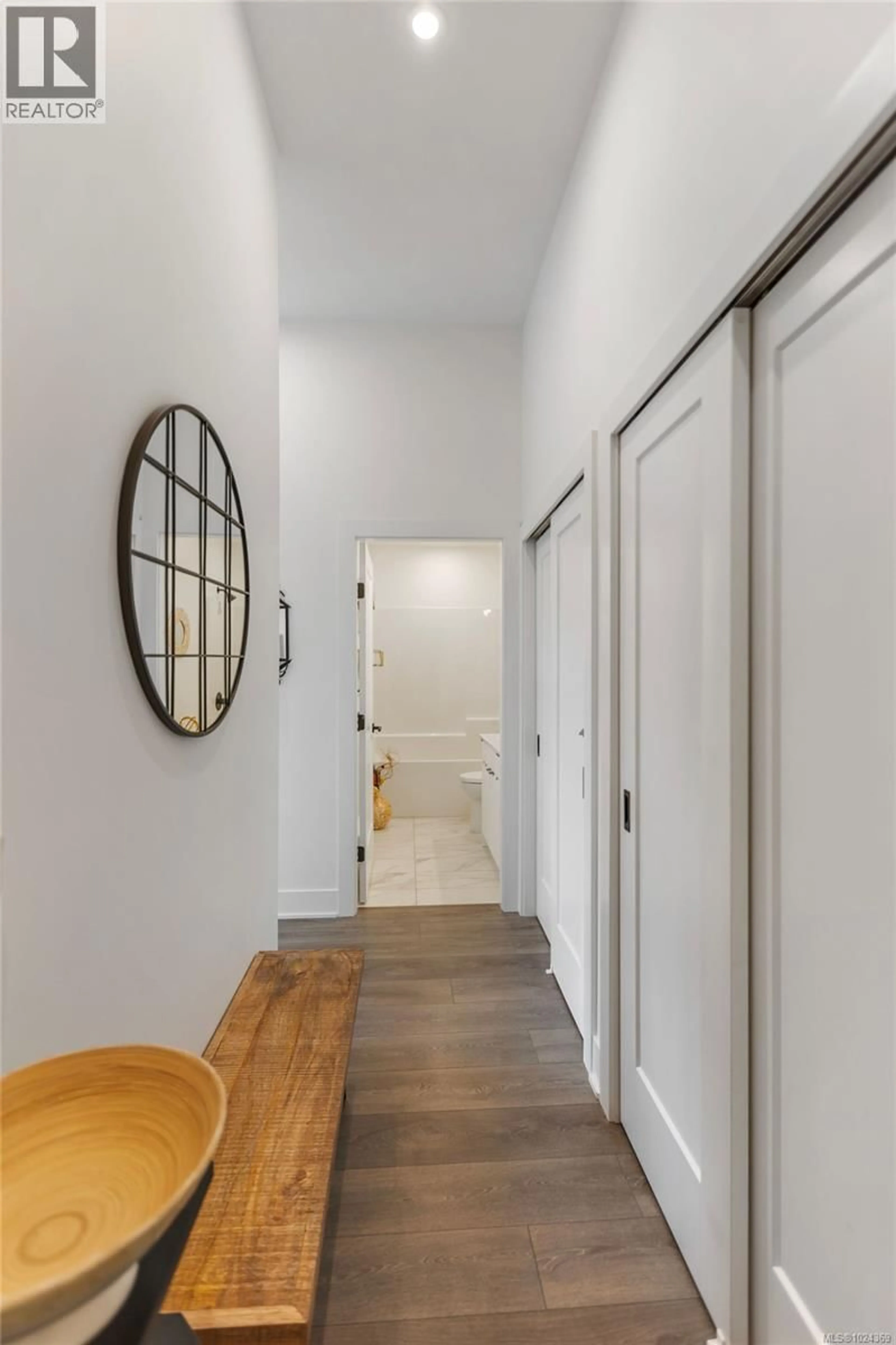 Indoor entryway for 102 - 1110 SAMAR CRESCENT, Langford British Columbia V9B7B2