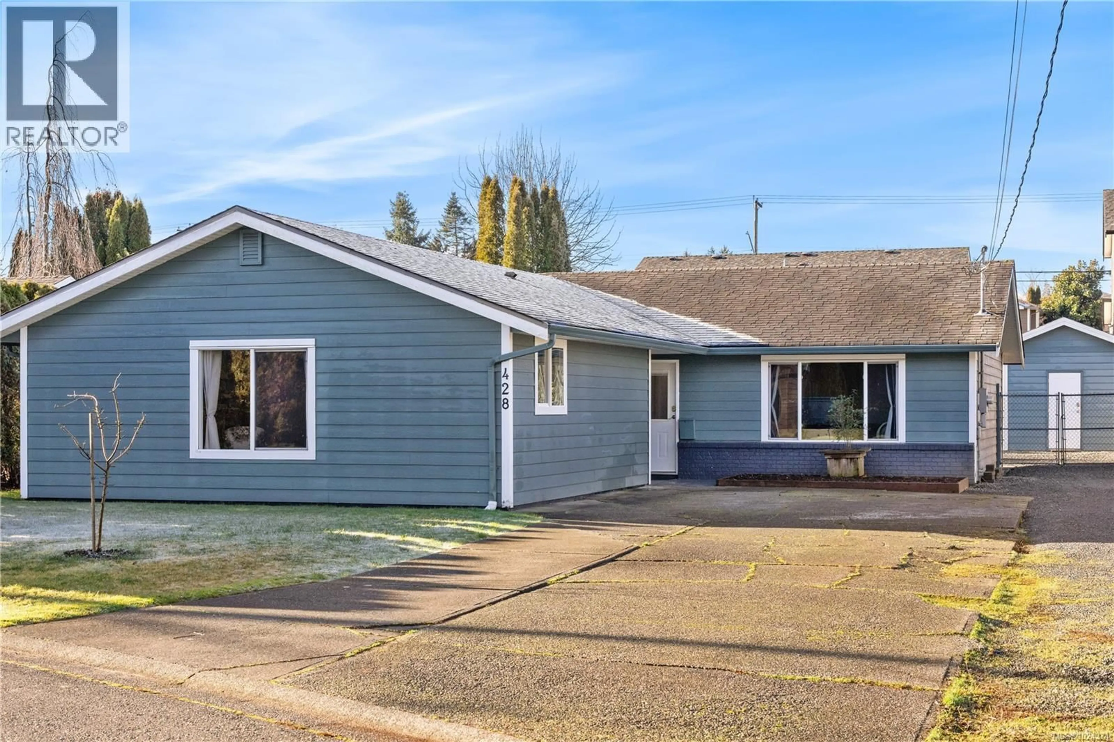 Home with vinyl exterior material, street for 428 RAZA PLACE, Campbell River British Columbia V9W6T3
