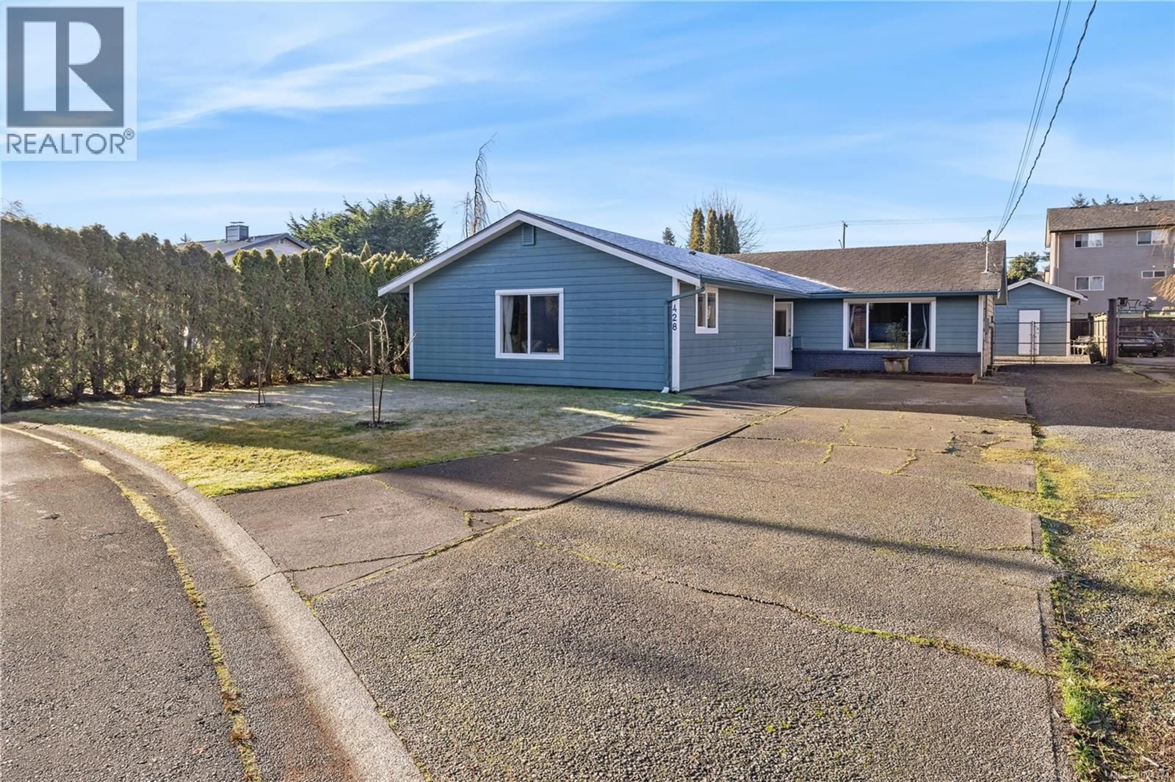 A pic from outside/outdoor area/front of a property/back of a property/a pic from drone, street for 428 RAZA PLACE, Campbell River British Columbia V9W6T3