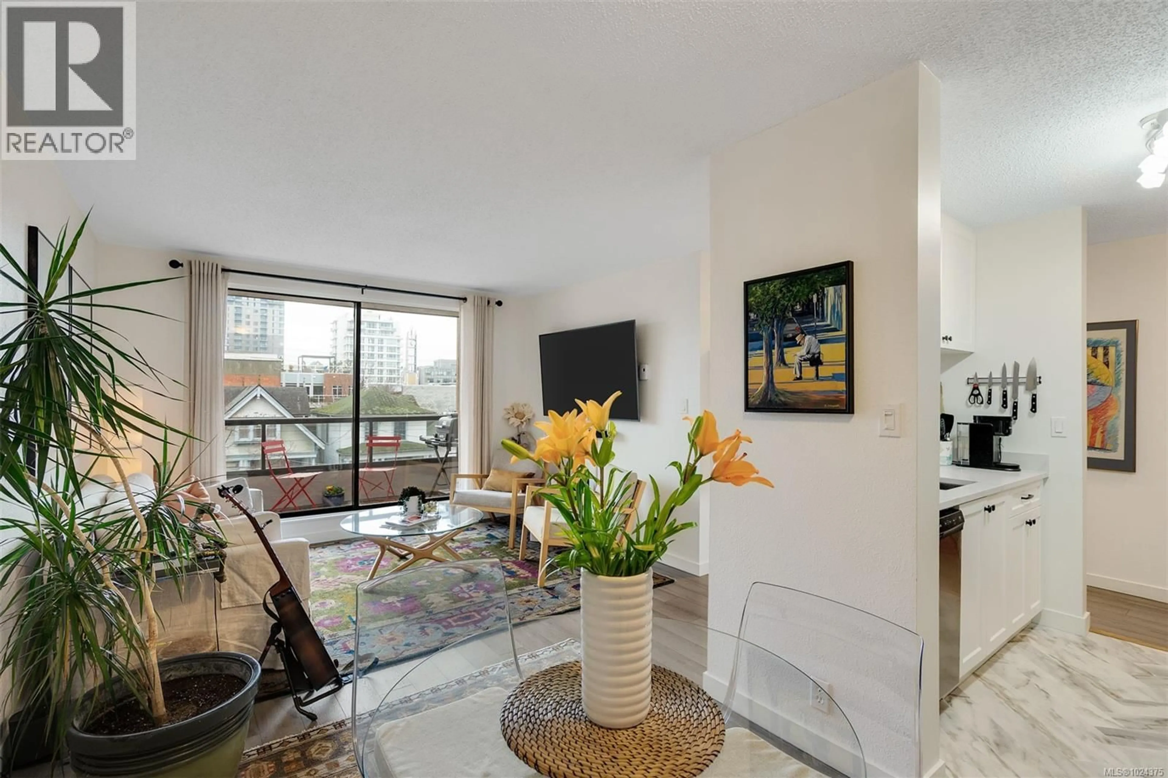 Living room with furniture, unknown for 401 - 1630 QUADRA STREET, Victoria British Columbia V8W3J5