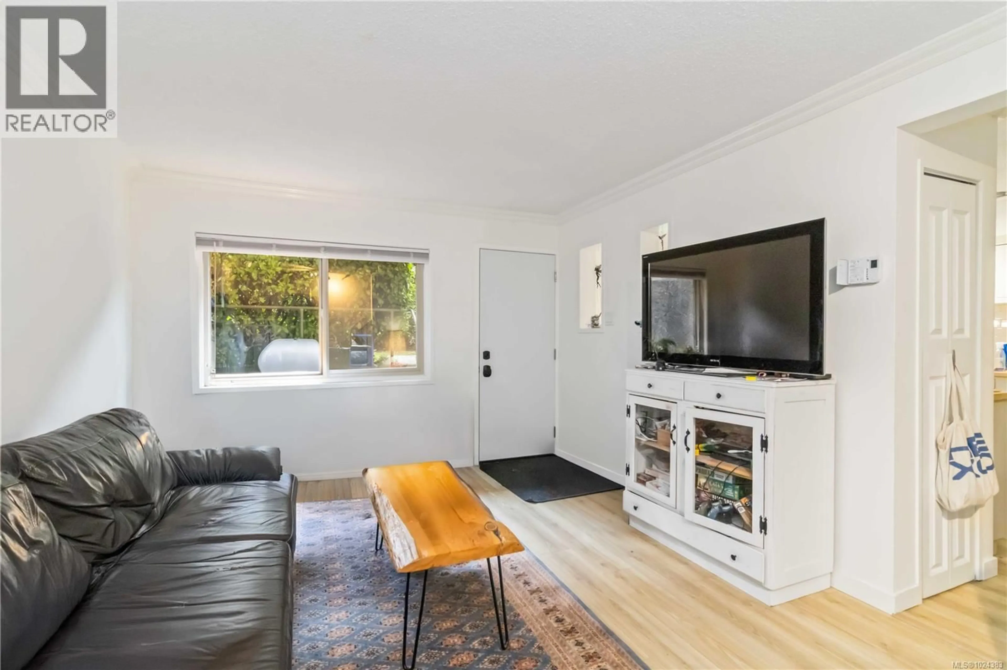 Living room with furniture, unknown for 16 - 477 LAMPSON STREET, Esquimalt British Columbia V9A5Z4