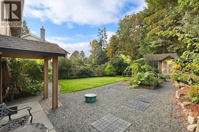 204 SPINDRIFT ROAD, Courtenay 3