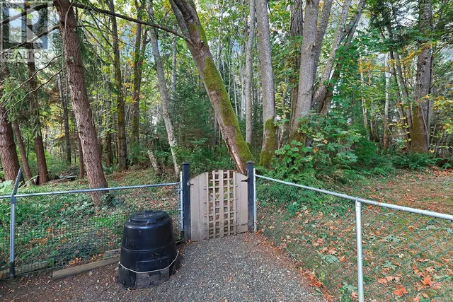 204 SPINDRIFT ROAD, Courtenay 5