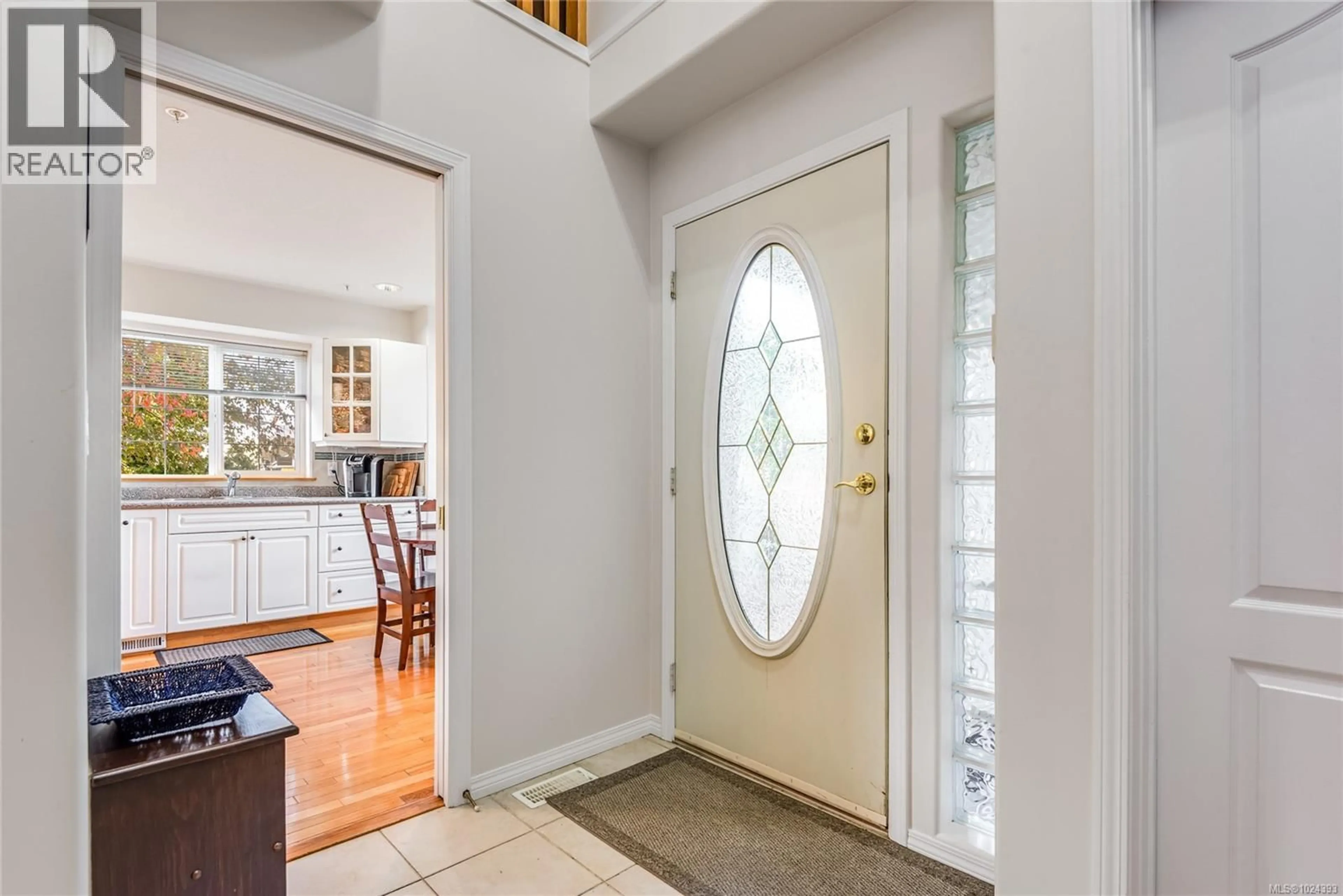 Indoor entryway for 17 - 391 ERICKSON ROAD, Campbell River British Columbia V9W1S8