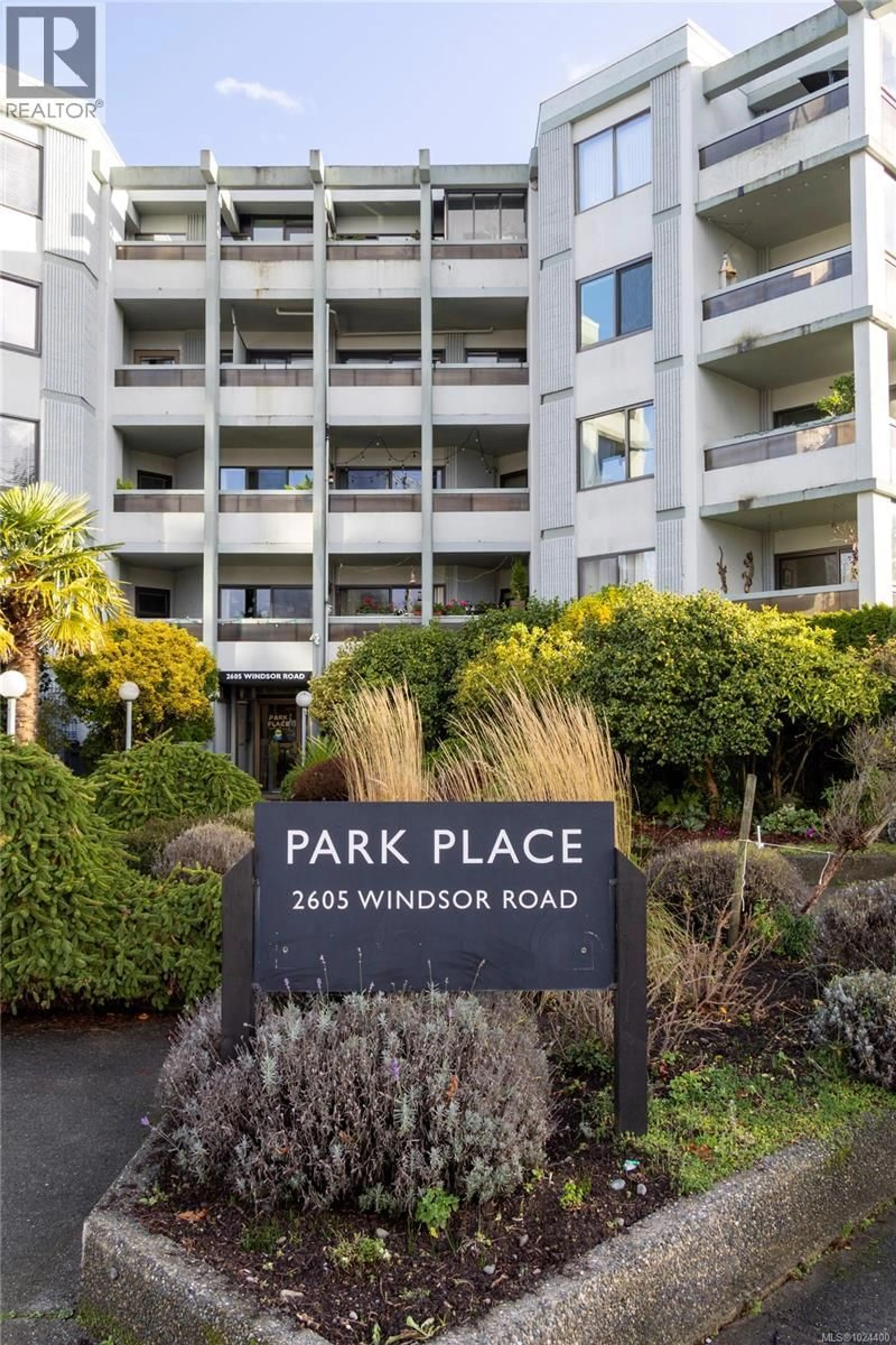 Parking for 304 - 2605 WINDSOR ROAD, Oak Bay British Columbia V8S5H9
