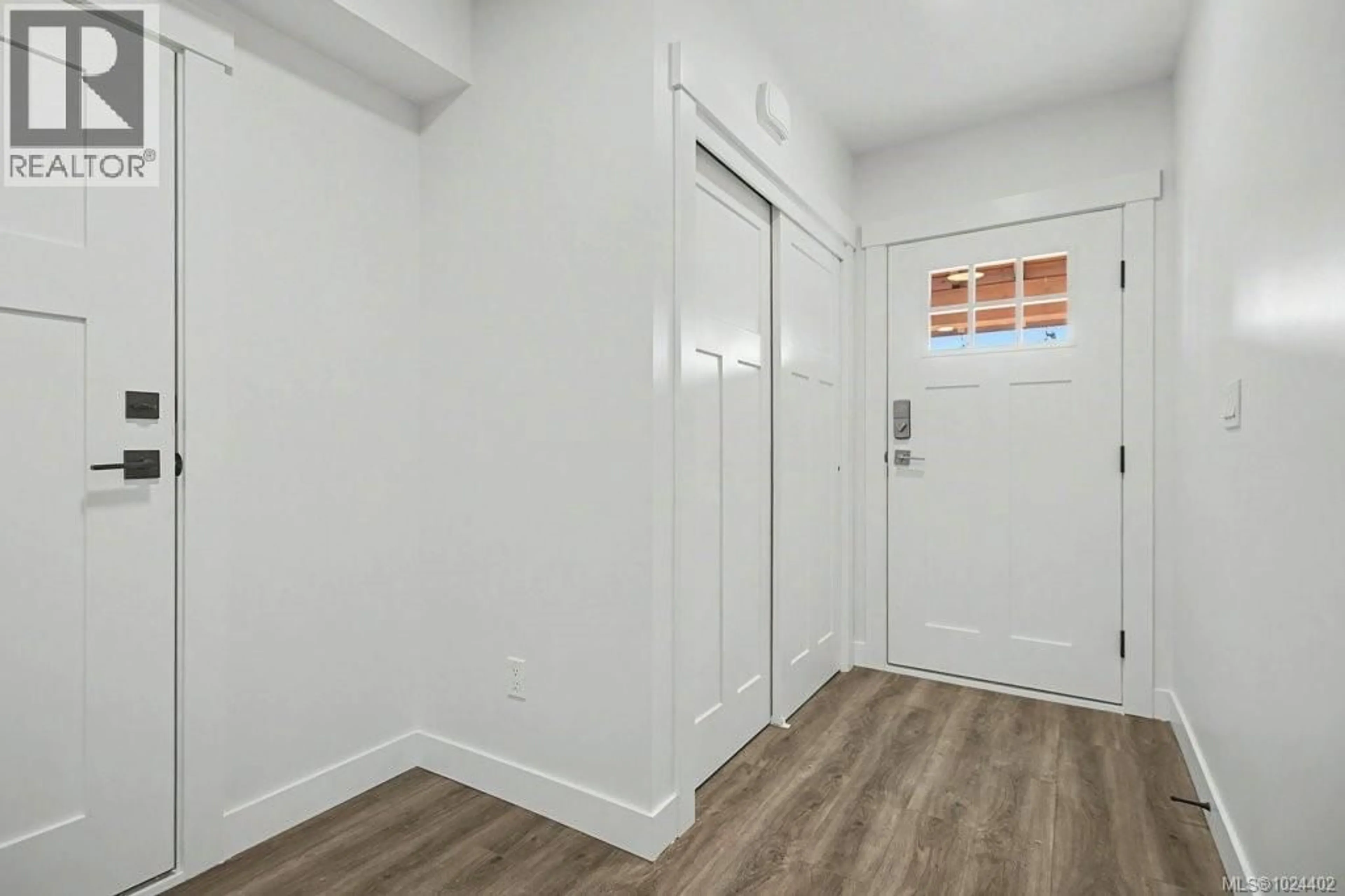 Indoor entryway for B - 1328 NORDIC DRIVE, Courtenay British Columbia V9J1L0