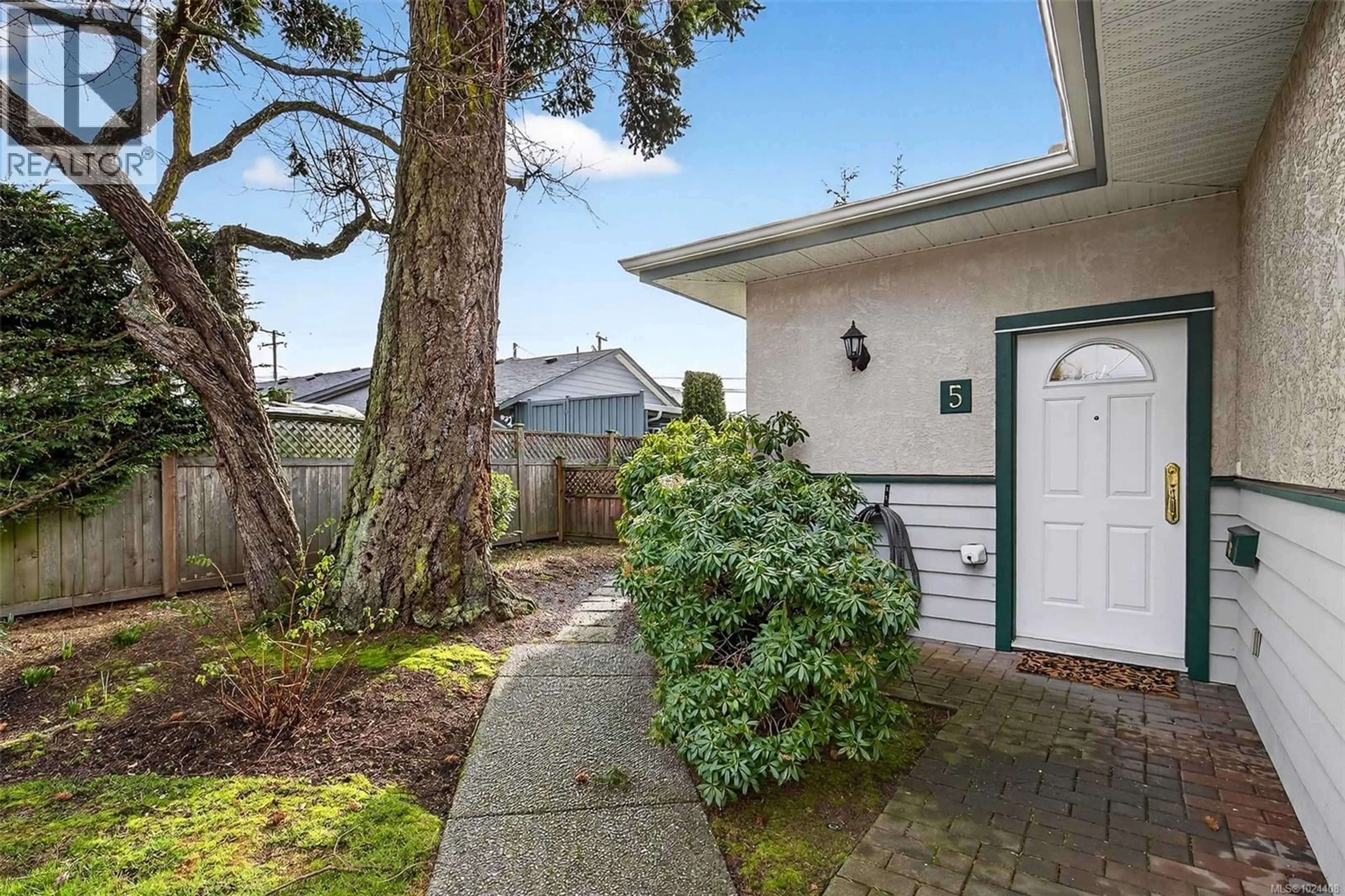 Unknown for 5 - 2235 HARBOUR ROAD, Sidney British Columbia V8L2P7