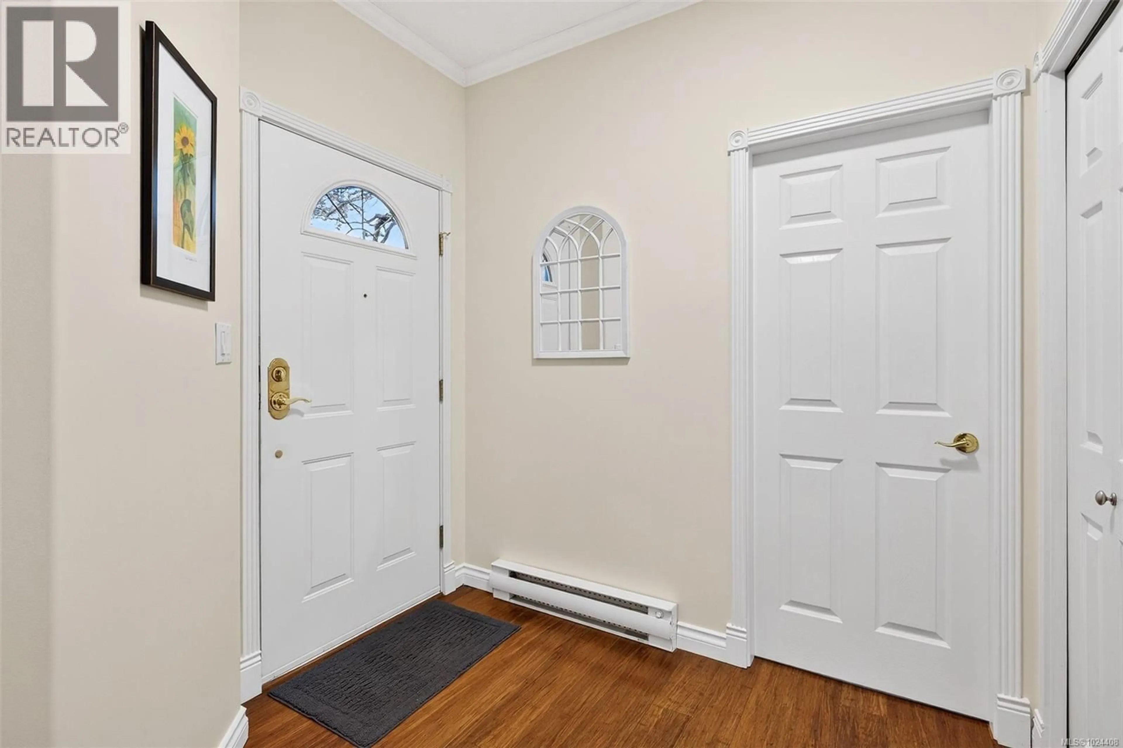 Indoor entryway for 5 - 2235 HARBOUR ROAD, Sidney British Columbia V8L2P7