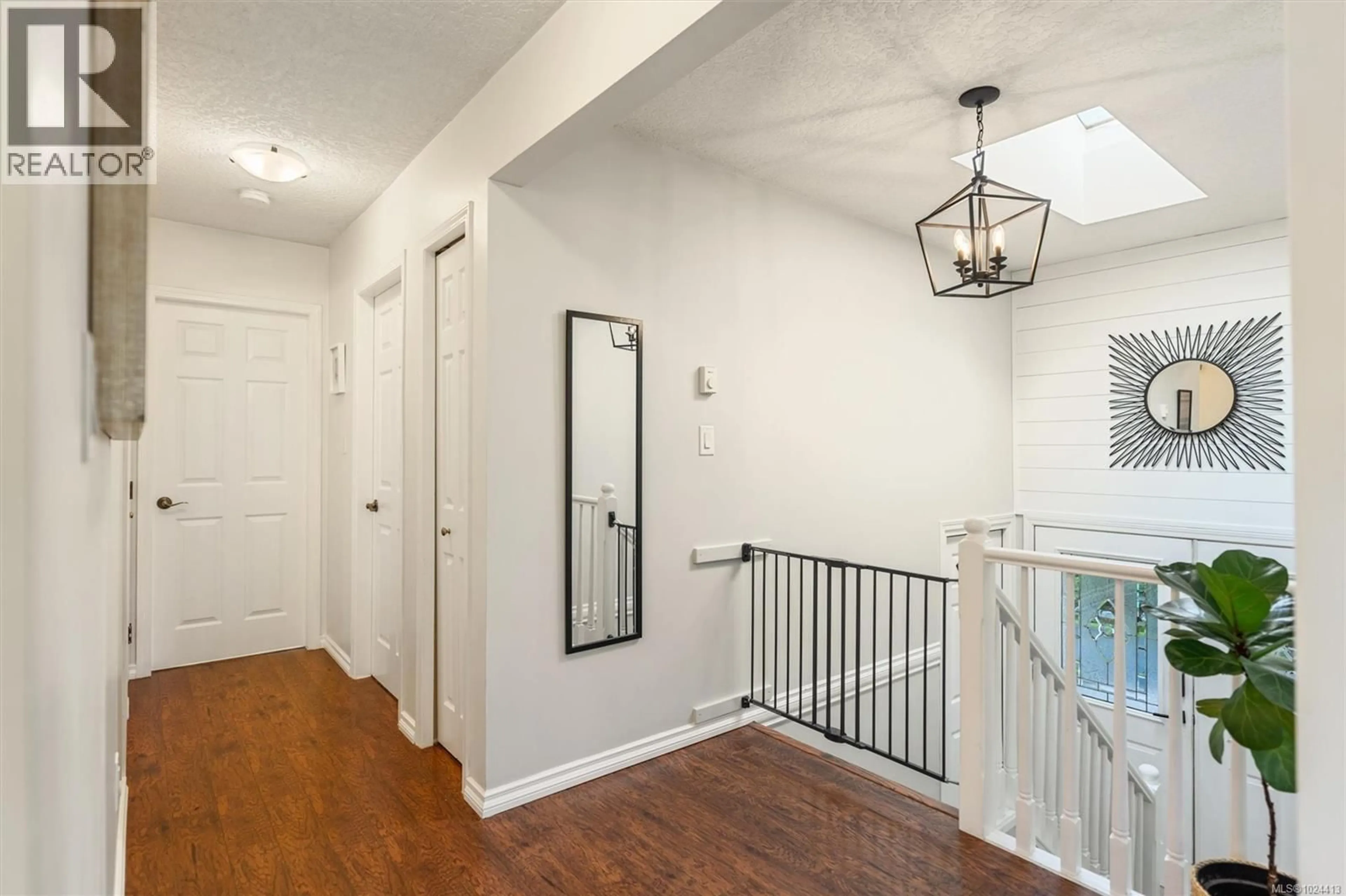 Indoor entryway for 928 ROWILS CRESCENT, Langford British Columbia V9B2M7