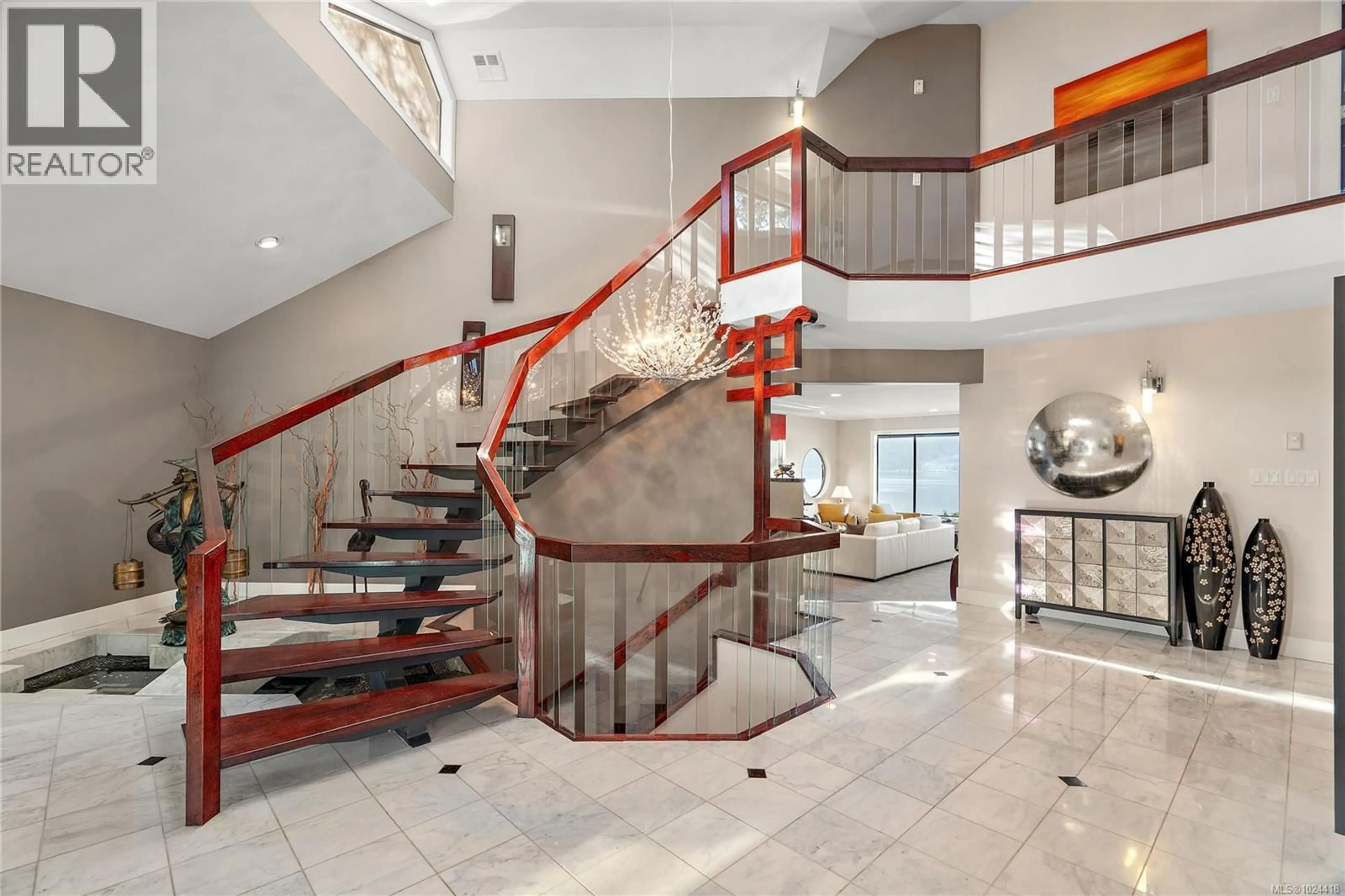 Indoor foyer for 7178 MARK LANE, Central Saanich British Columbia V9E2A1