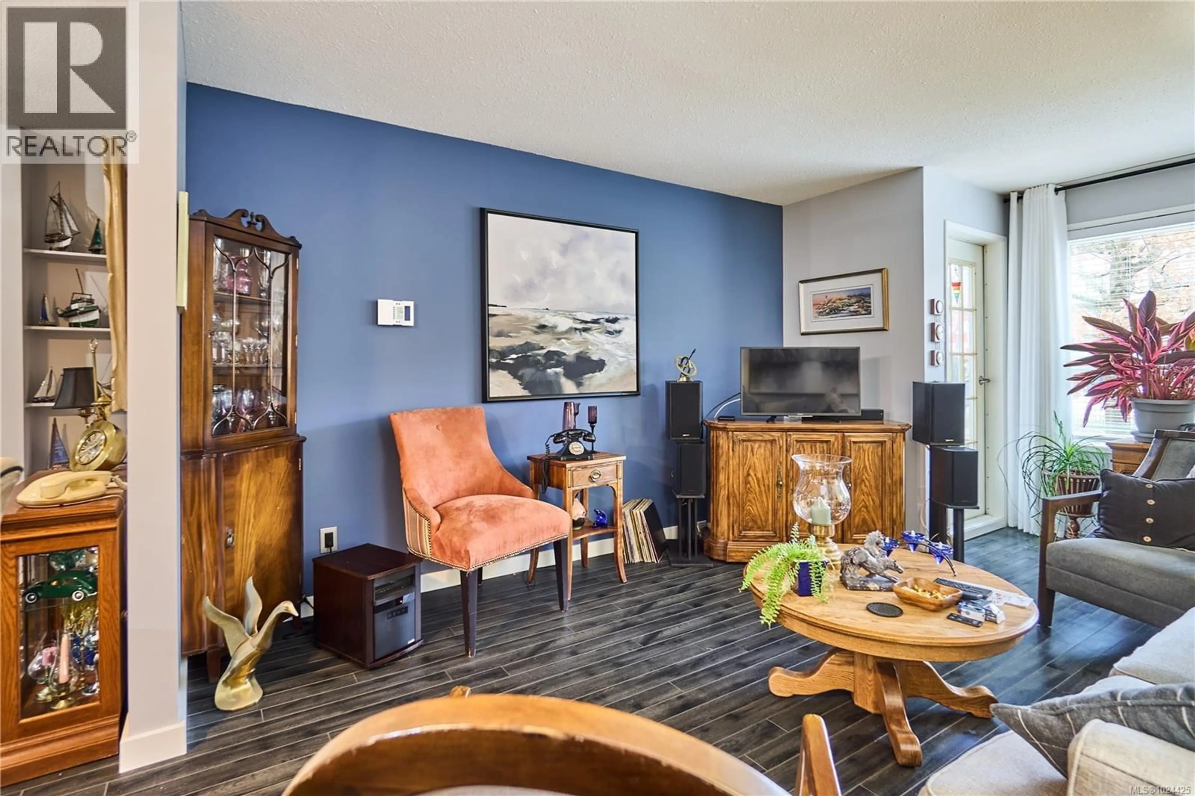 Living room with furniture, unknown for 105 - 100 DAWES STREET, Nanaimo British Columbia V9S1A3