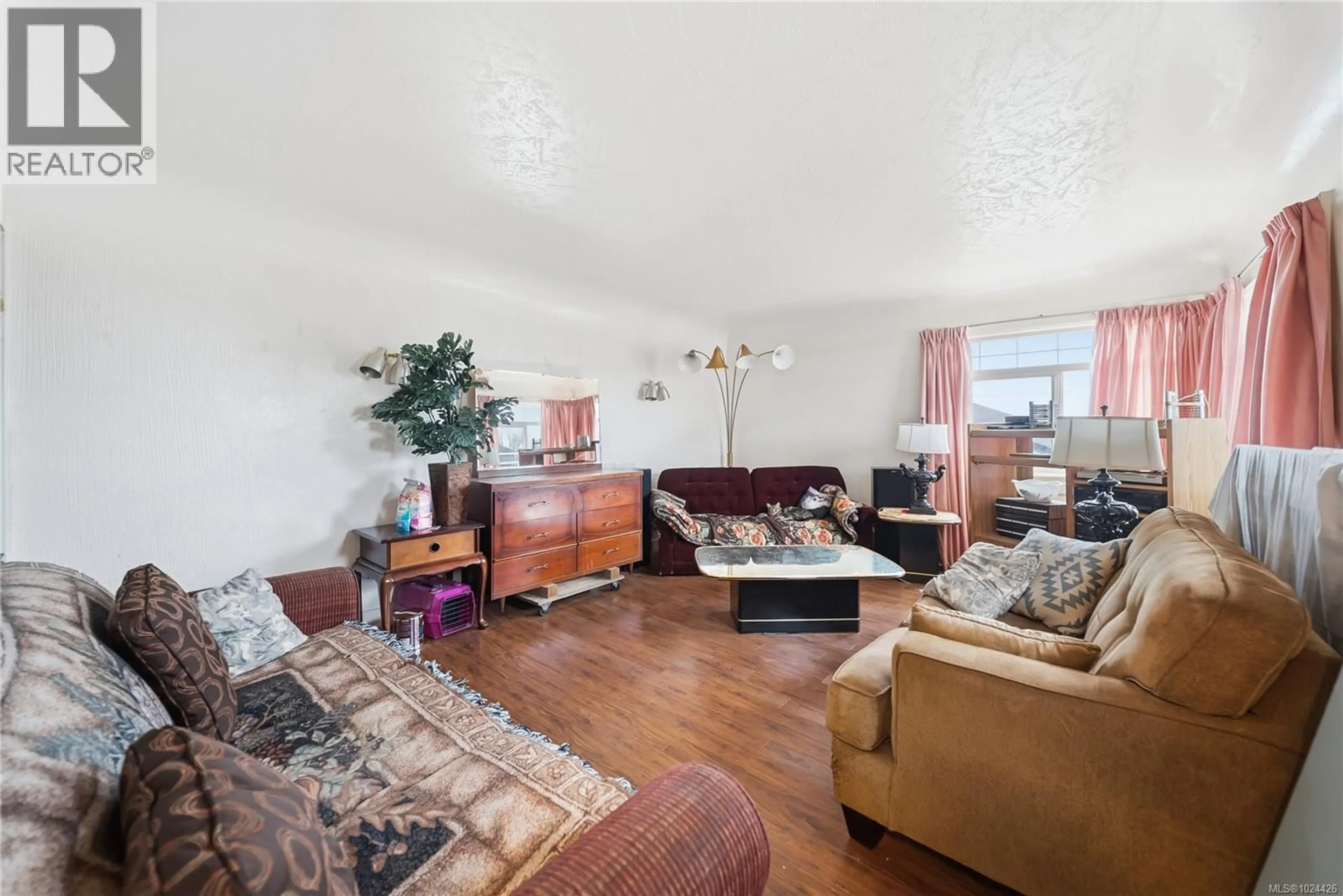 Living room with furniture, unknown for 126 BADEN POWELL STREET, Ladysmith British Columbia V9G1R3