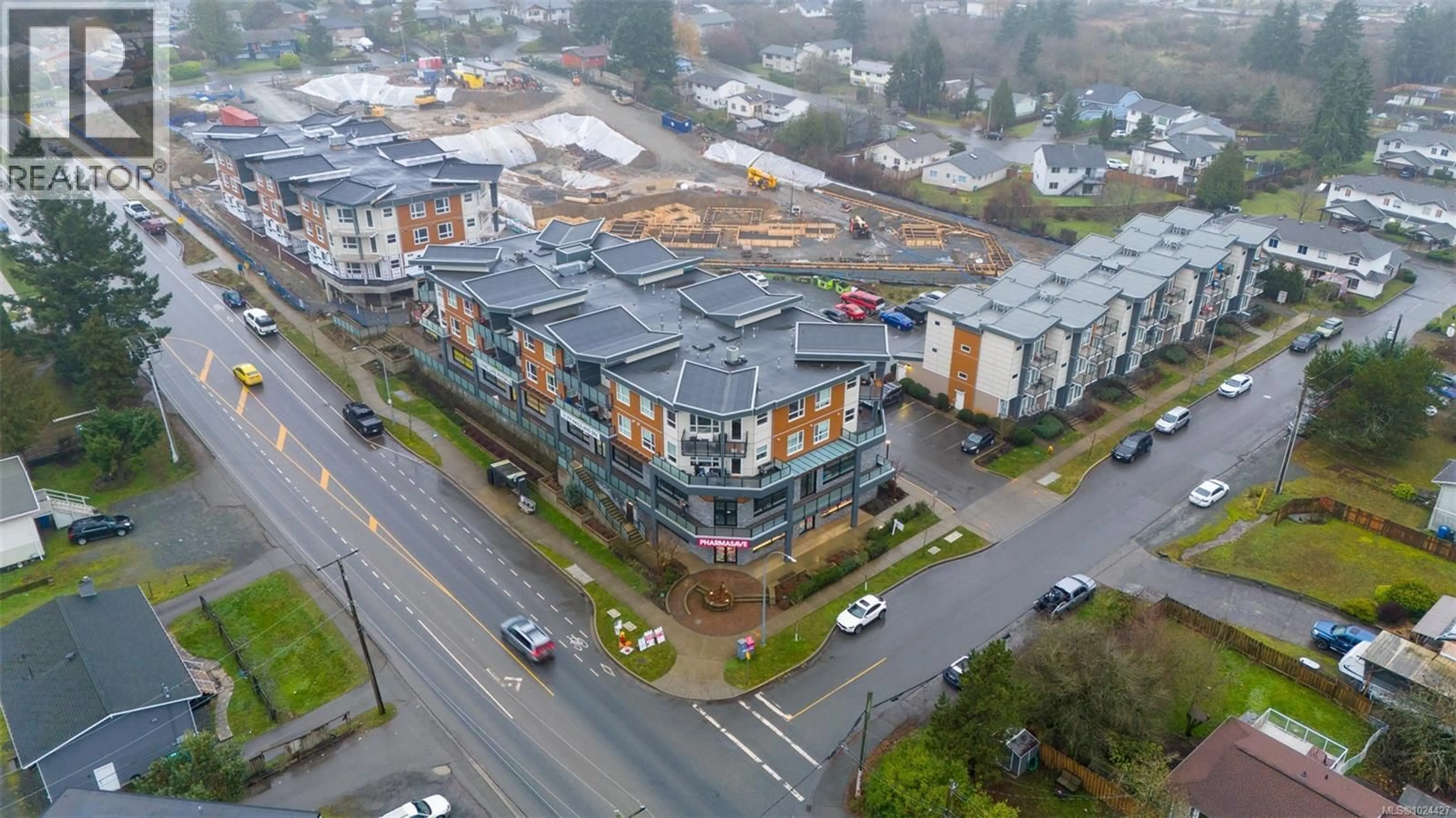 A pic from outside/outdoor area/front of a property/back of a property/a pic from drone, building for 205 - 525 THIRD STREET, Nanaimo British Columbia V9R1W7