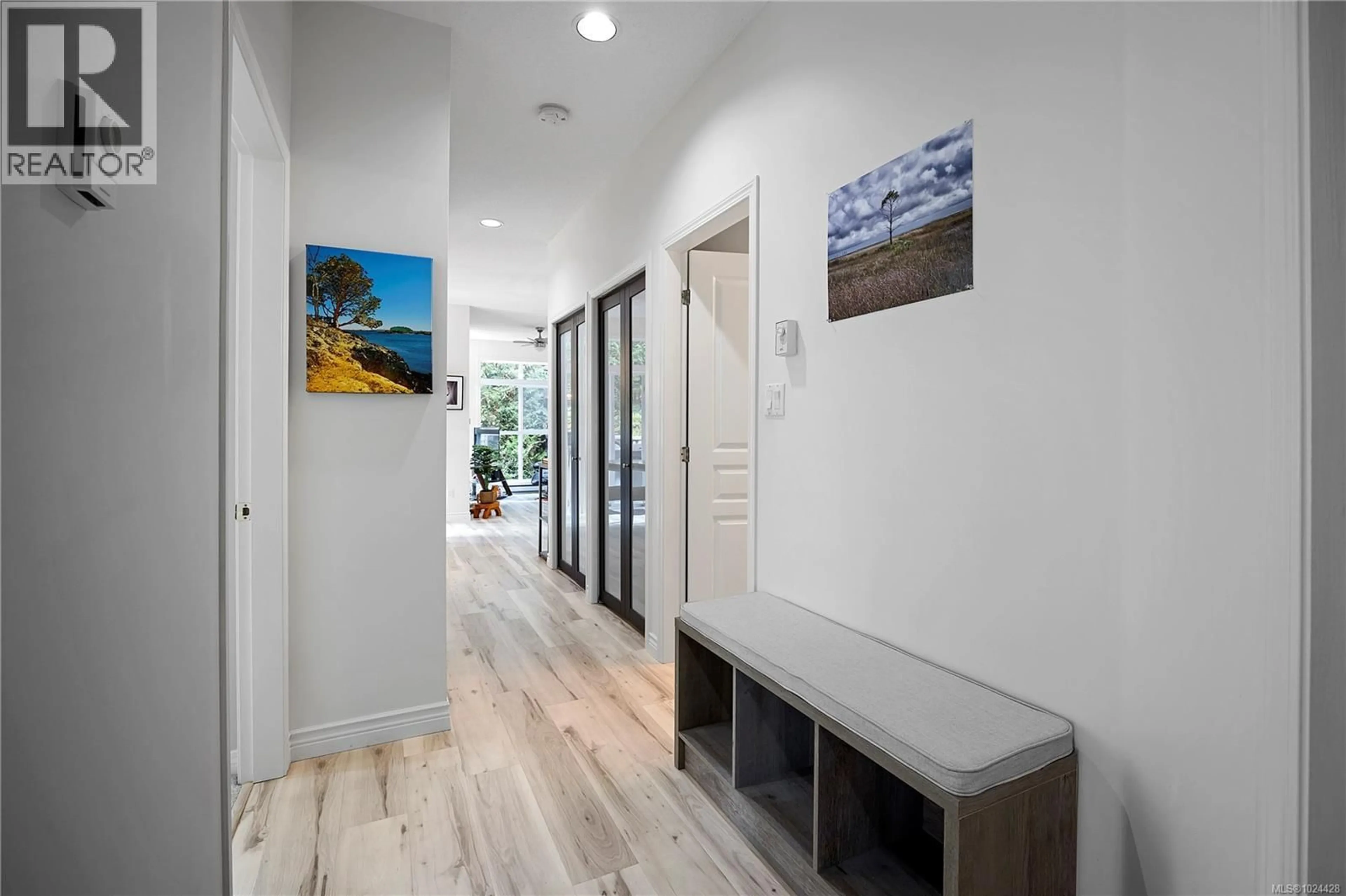 Indoor entryway for 1C - 3000 OAK STREET, Chemainus British Columbia V0R1K1