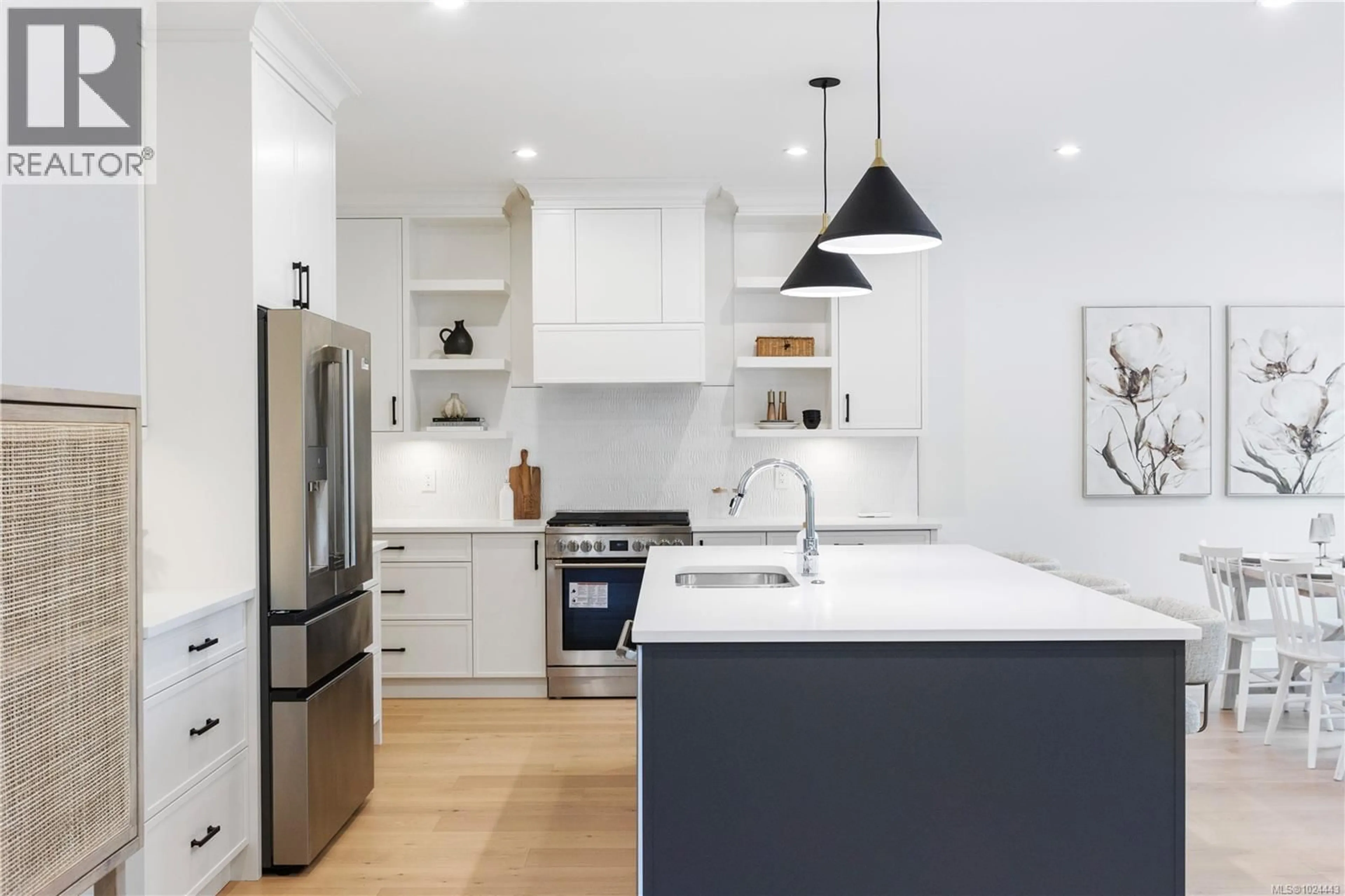 Contemporary kitchen, unknown for 220 KAMLOOPS AVENUE, Saanich British Columbia V8Z1W5