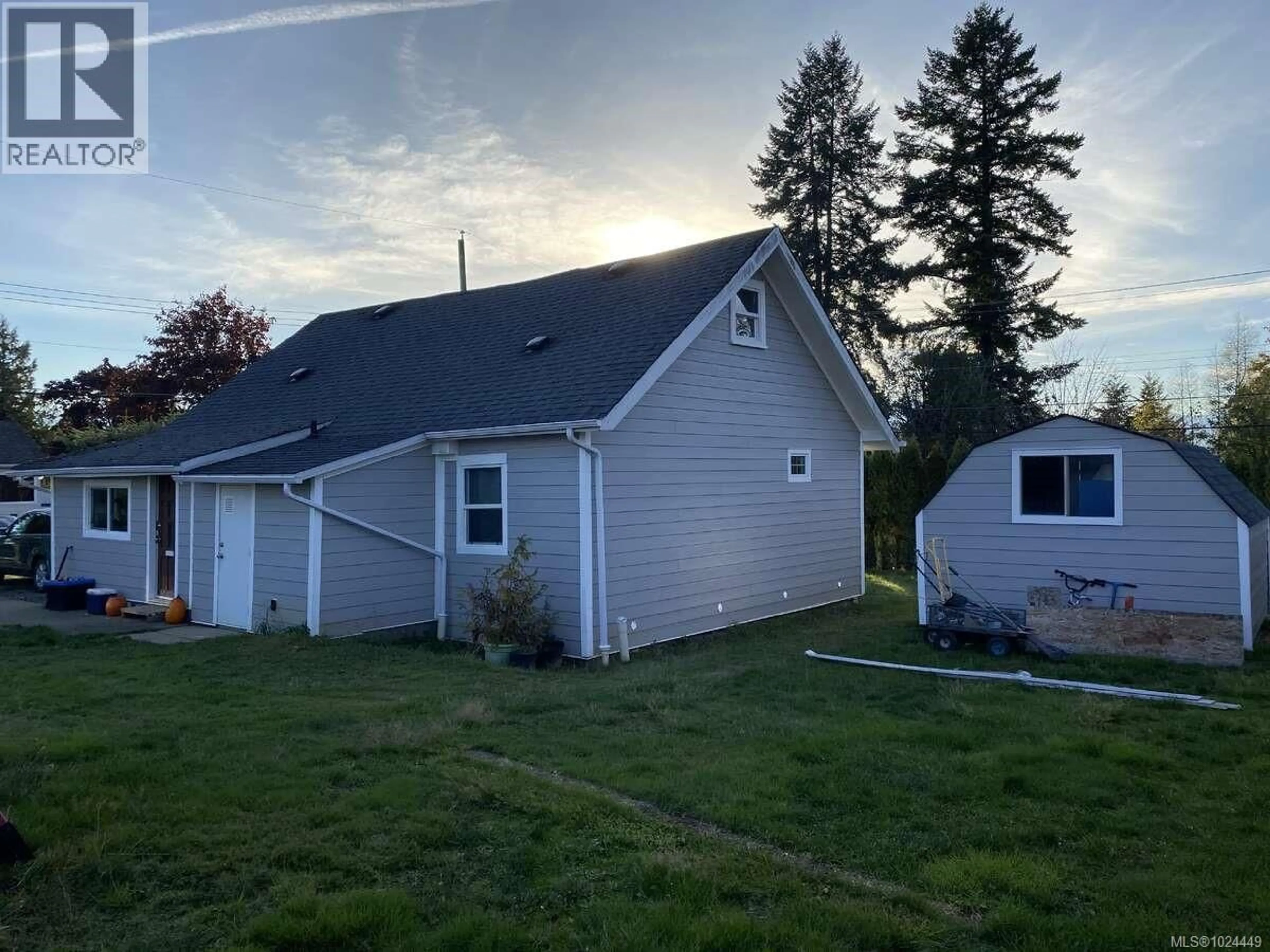 A pic from outside/outdoor area/front of a property/back of a property/a pic from drone, unknown for 4925 LESLIE AVENUE, Port Alberni British Columbia V9Y6S3