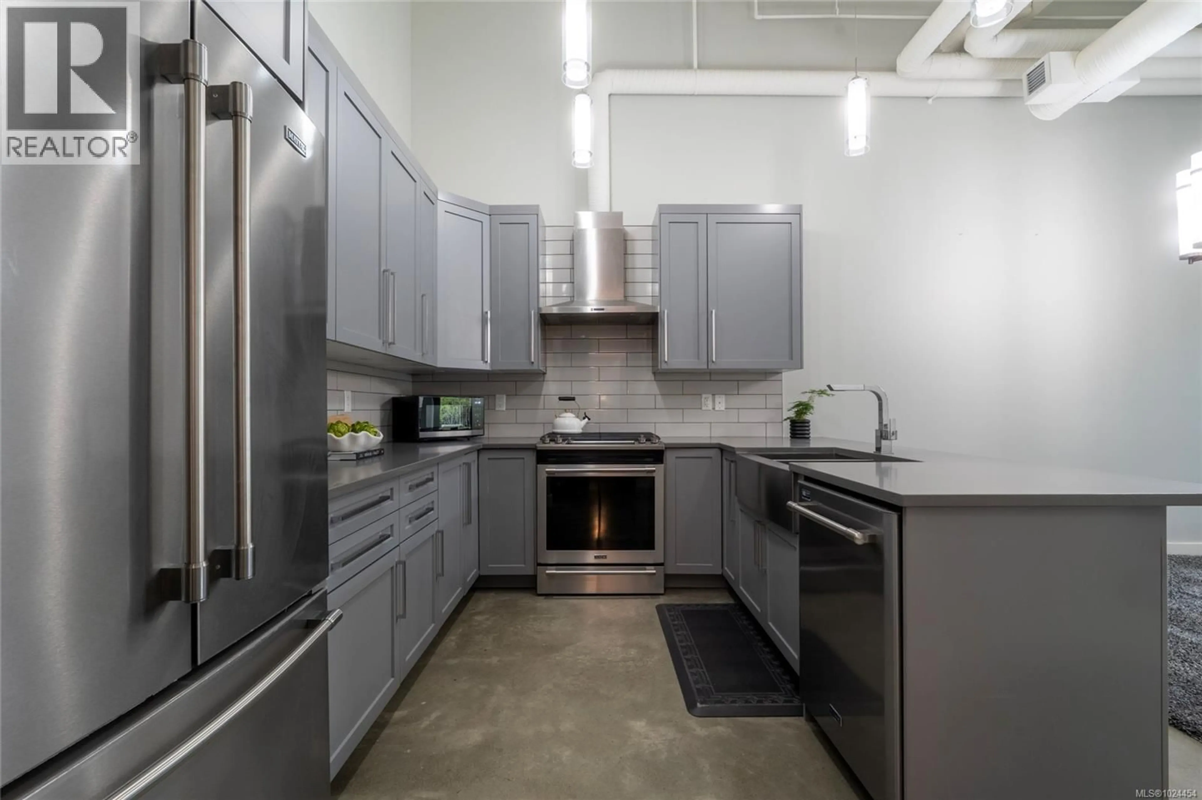 Standard kitchen, unknown for 108 - 2049 COUNTRY CLUB WAY, Langford British Columbia V9B0H8