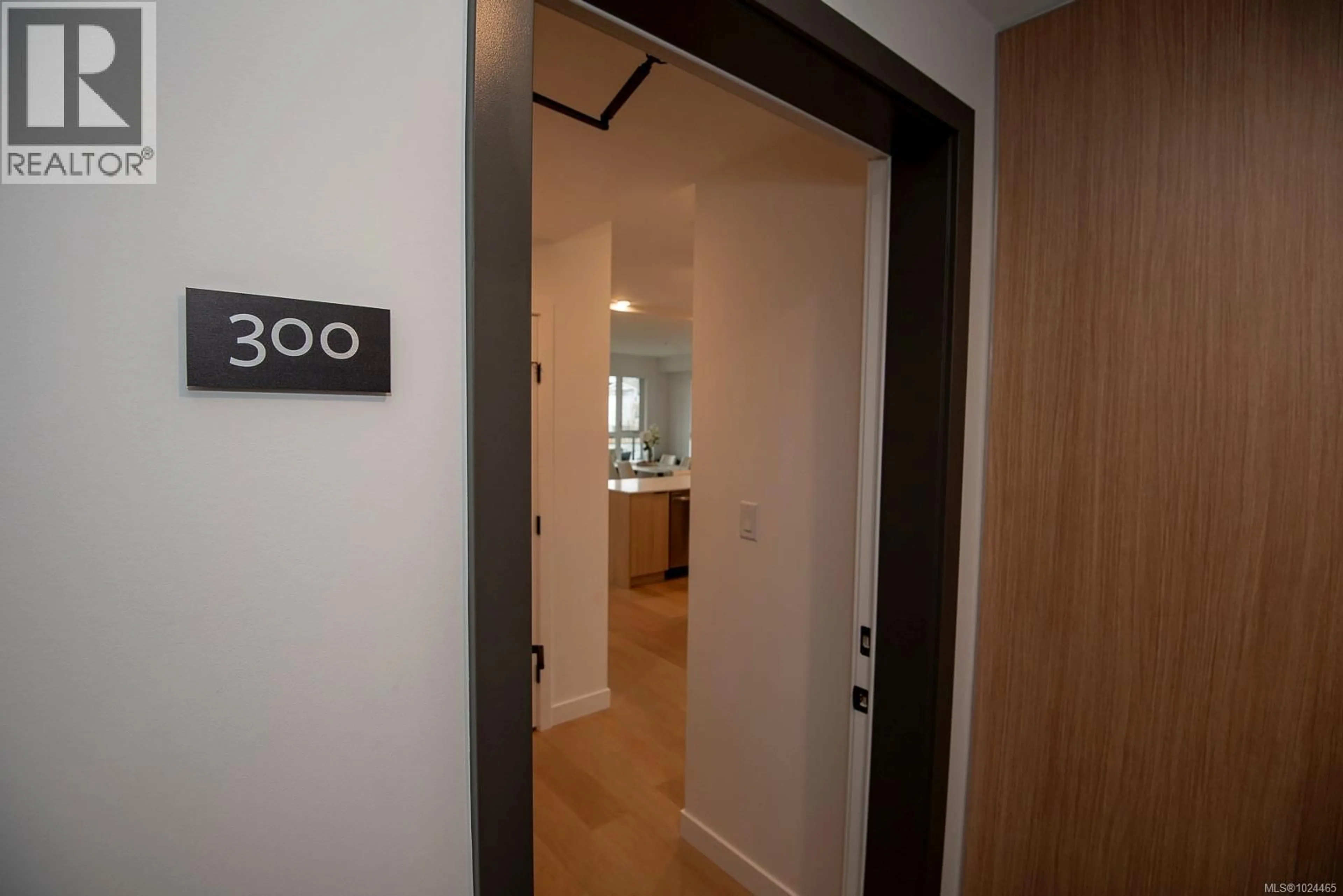 Indoor foyer for 300 - 3564A RYDER HESJEDAL WAY, Colwood British Columbia V9C0V3