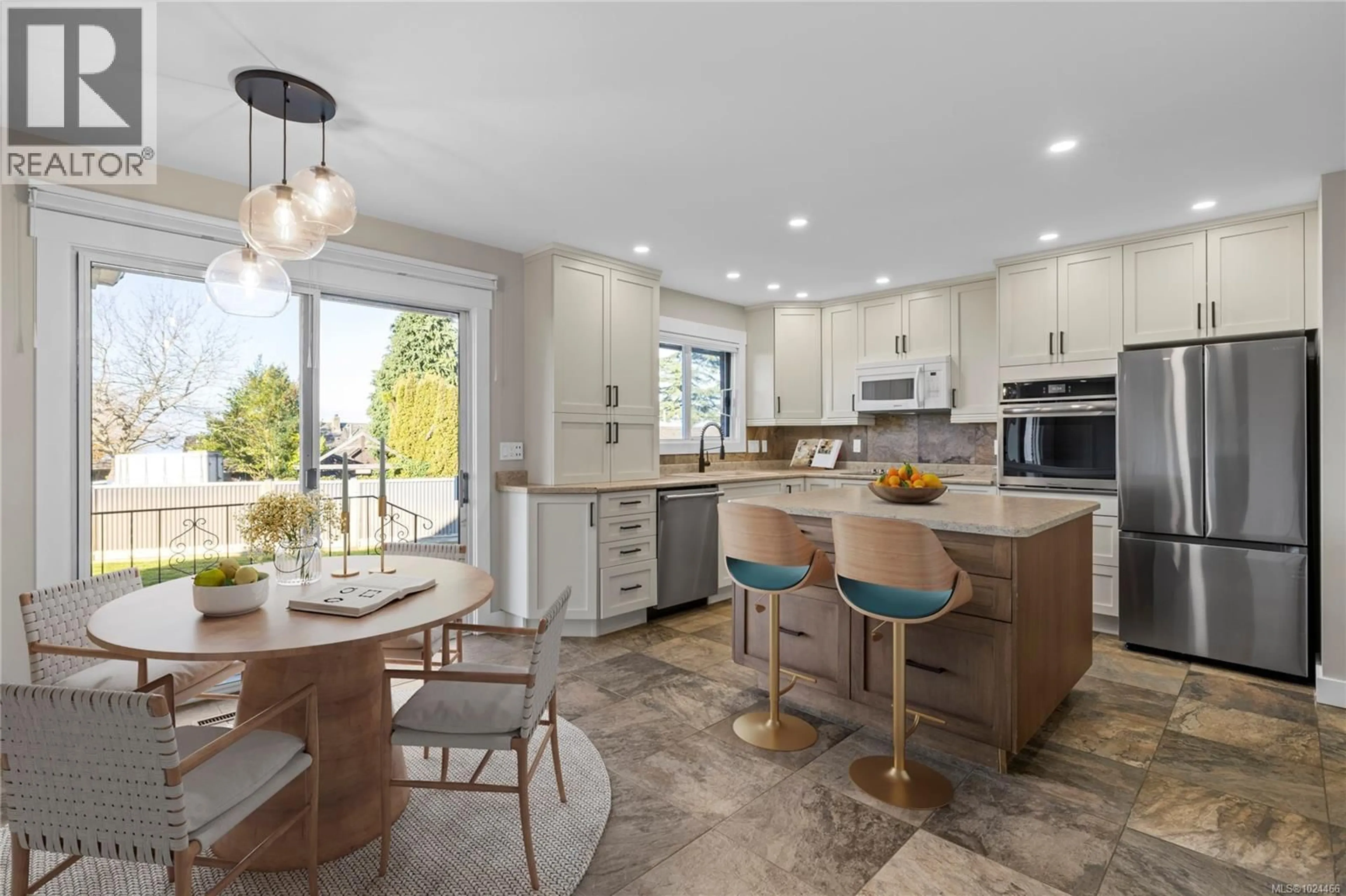 Open concept kitchen, ceramic/tile floor for 245 ELIZABETH AVENUE, Qualicum Beach British Columbia V9K1G8