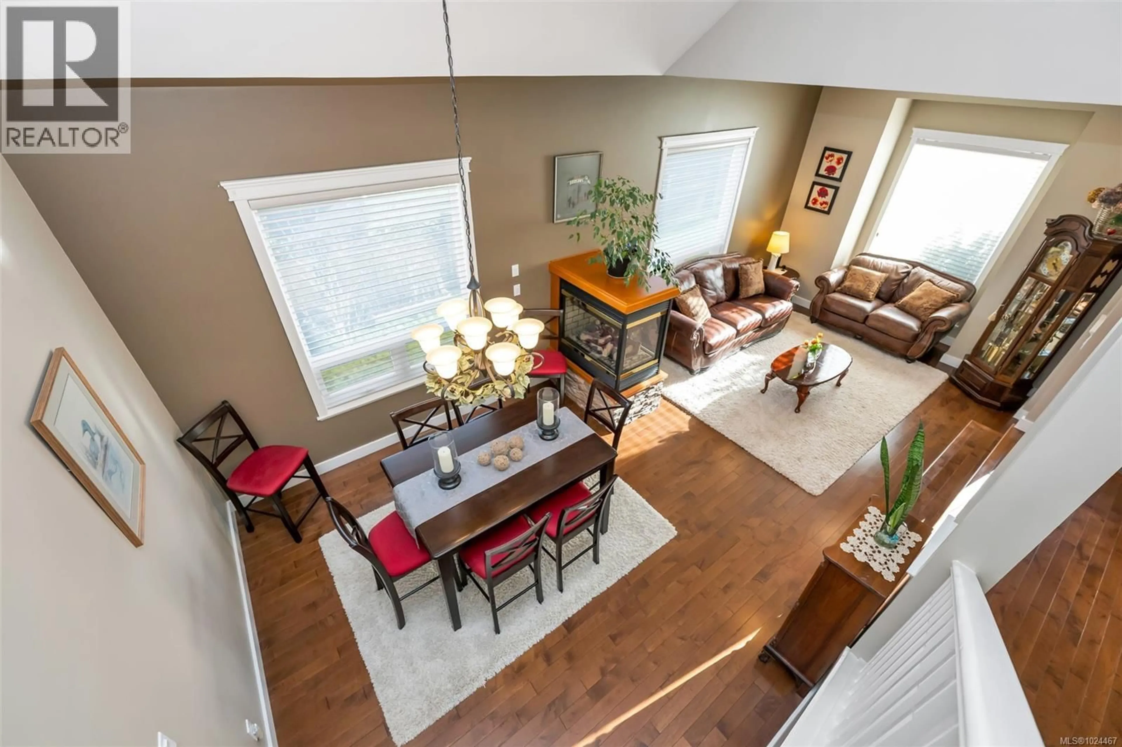 Living room with furniture, unknown for 2510 BOOMPOND ROAD, Mill Bay British Columbia V8H1H4