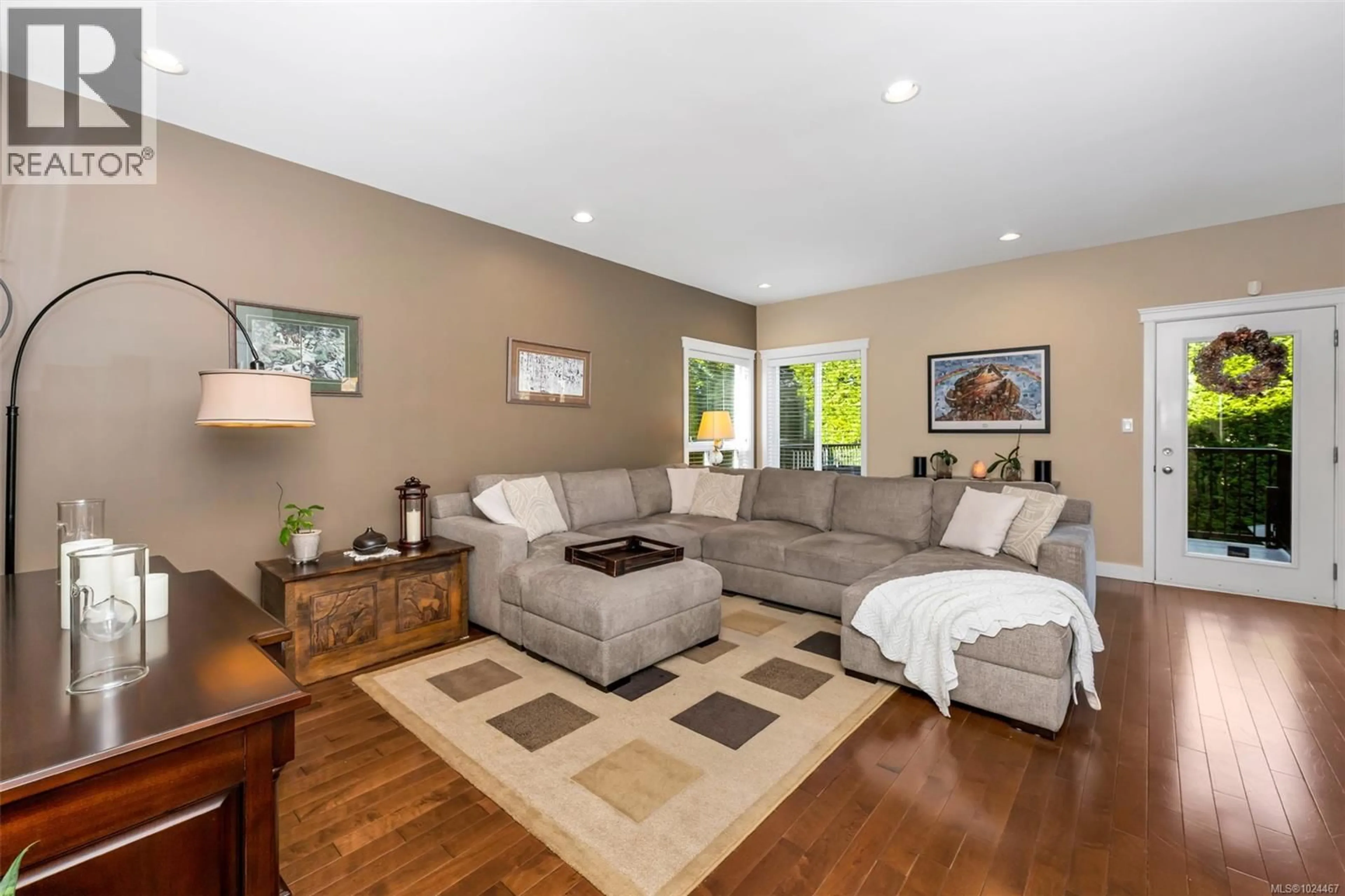 Living room with furniture, unknown for 2510 BOOMPOND ROAD, Mill Bay British Columbia V8H1H4