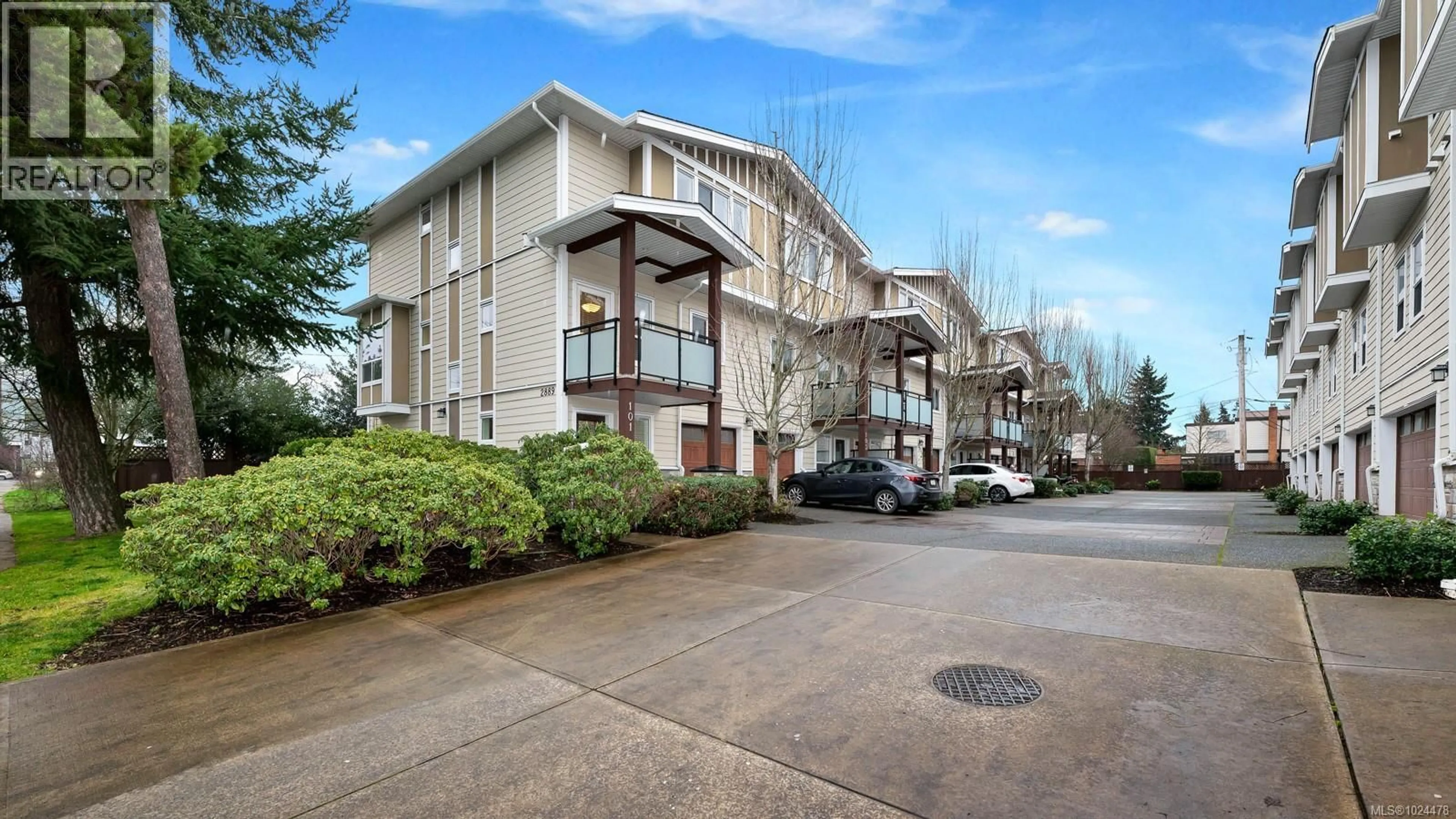 Patio, street for 101 - 2889 CARLOW ROAD, Langford British Columbia V9B2S3