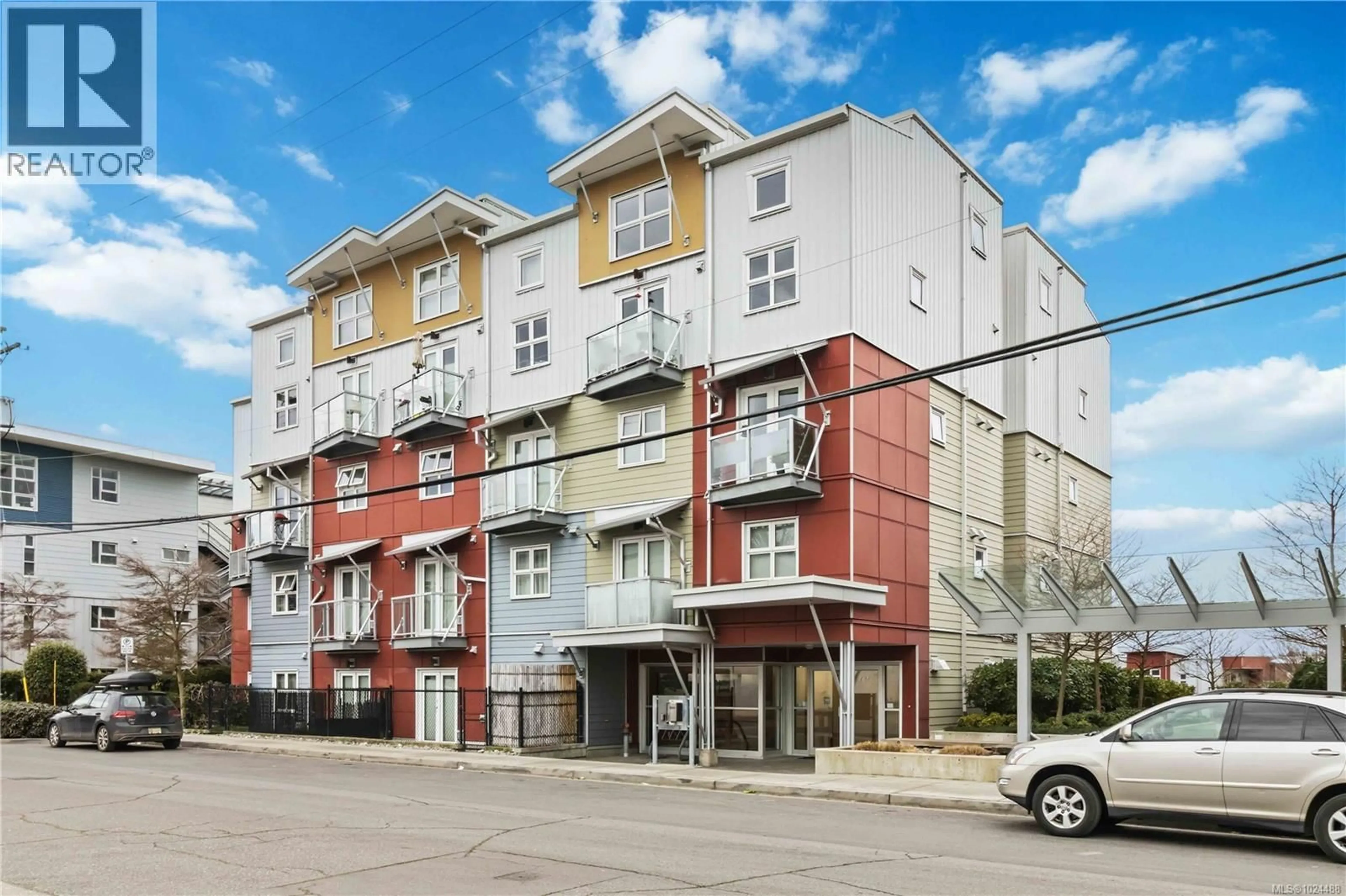 Patio, building for 304 - 787 TYEE ROAD, Victoria British Columbia V9A7R5