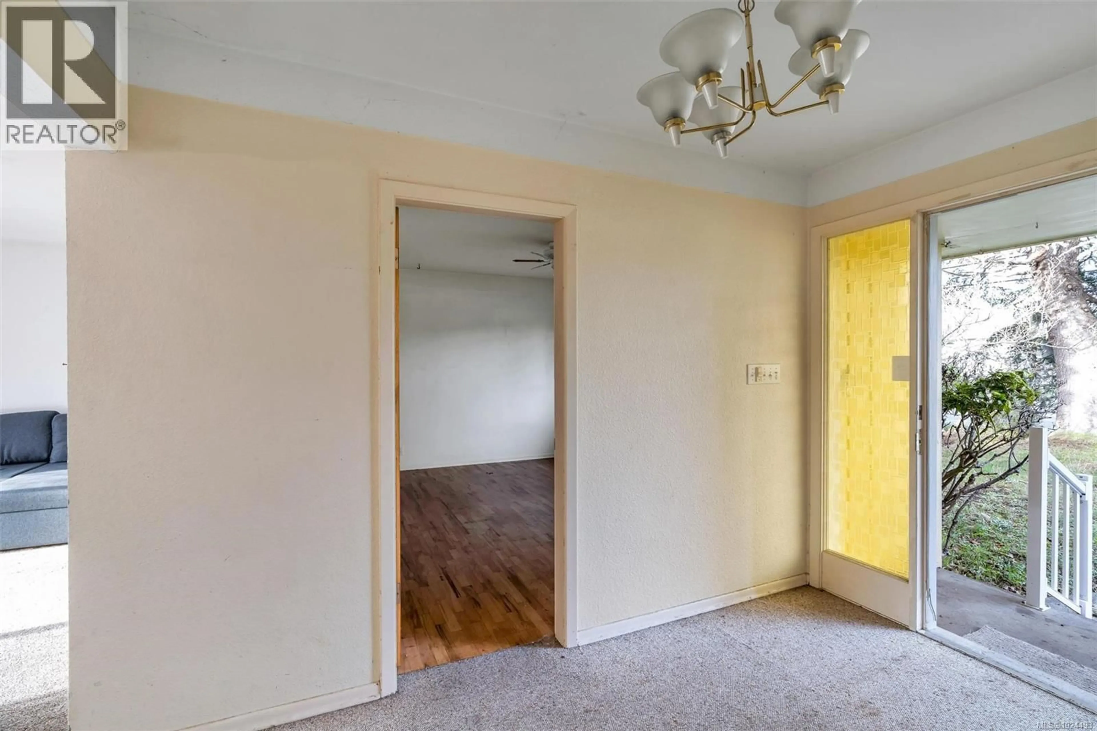 A pic of a room for 2227 EDGELOW STREET, Saanich British Columbia V8N1R6